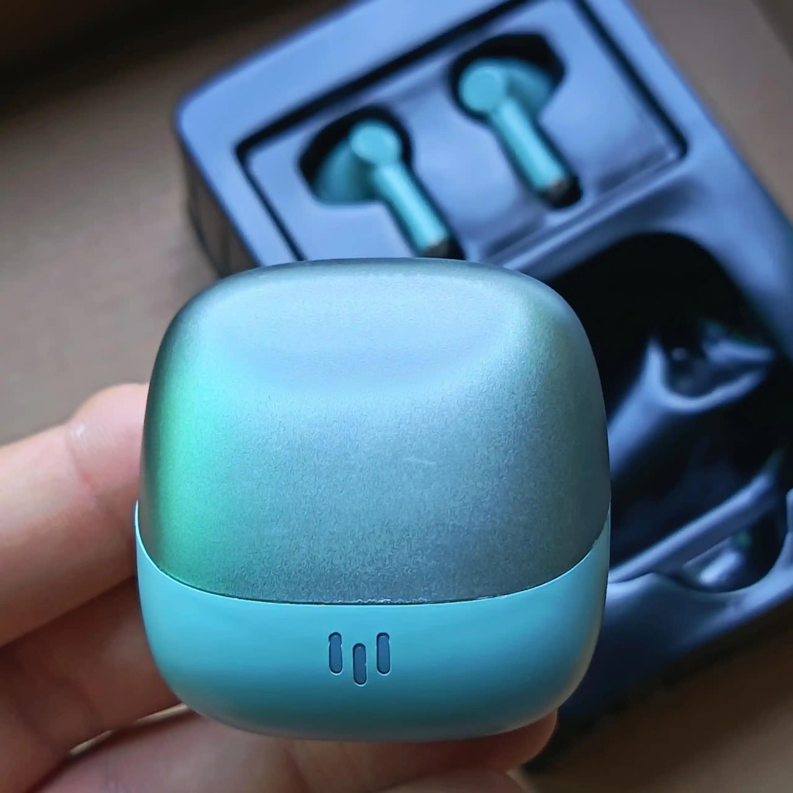 Simsiz, sensorli bluetooth quloqchinlar iPhone va Android uchun 2026
