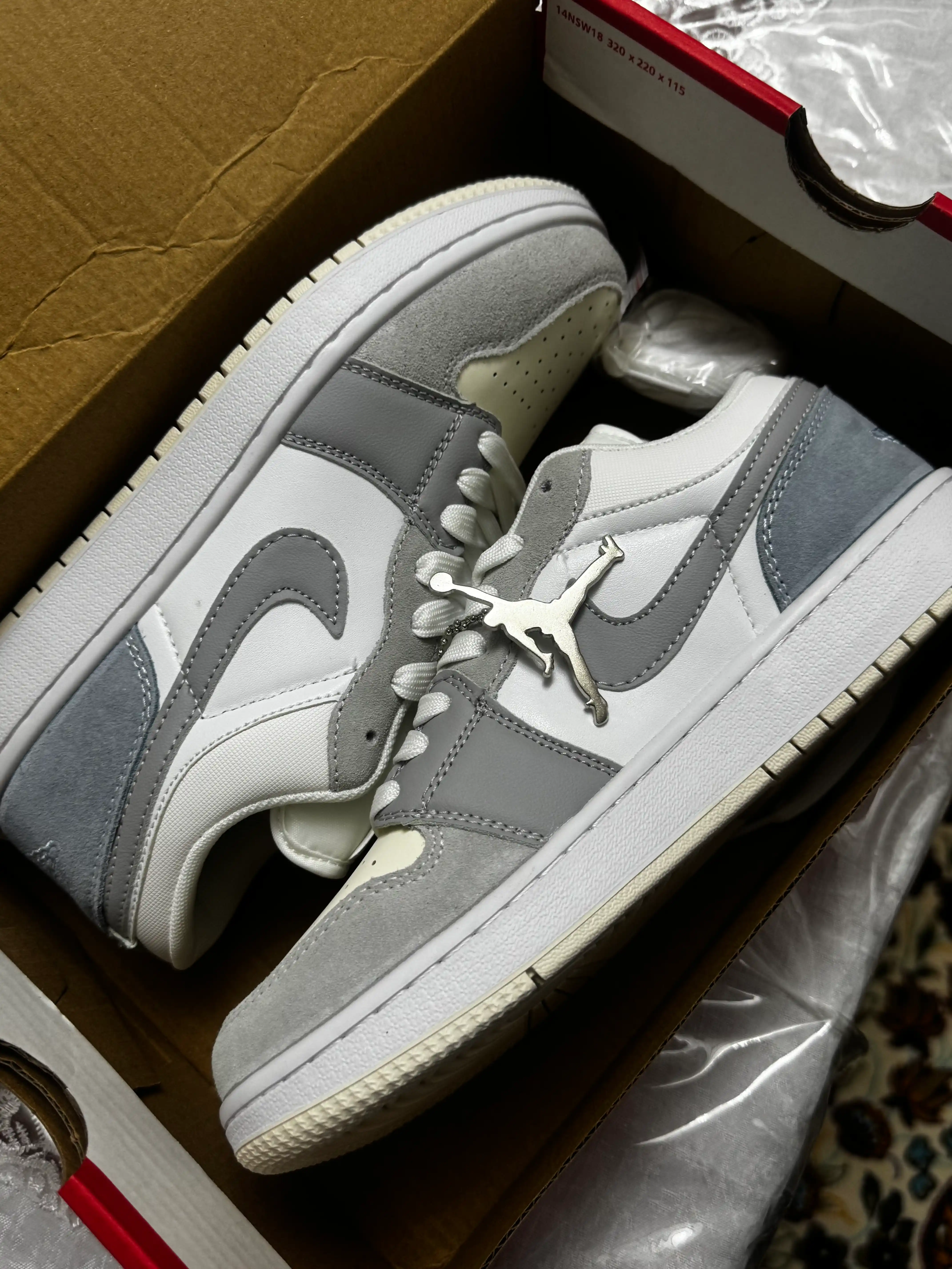 JORDAN 1 LOW