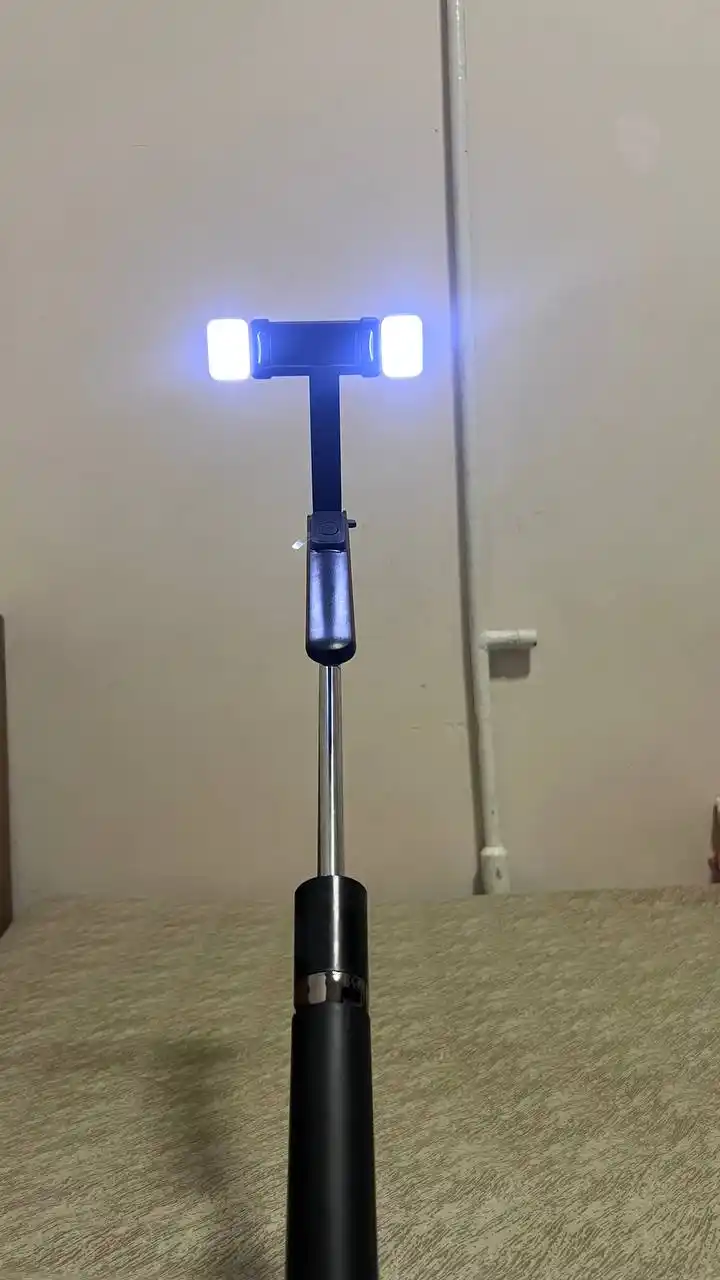 Монопод-трипод R16D для телефона, Bluetooth-пульт, 2 LED-подсветки,селфи палка,штатив