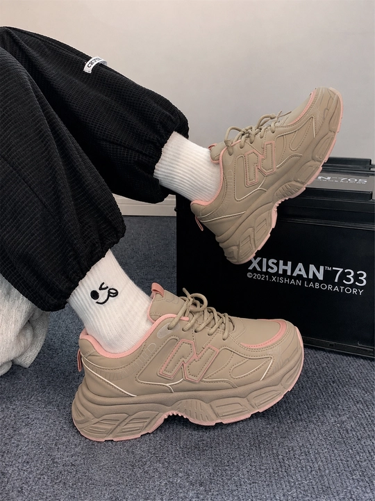 Женские кроссовки на массивной платформе New Balance — повседневные, спортивный стиль - 