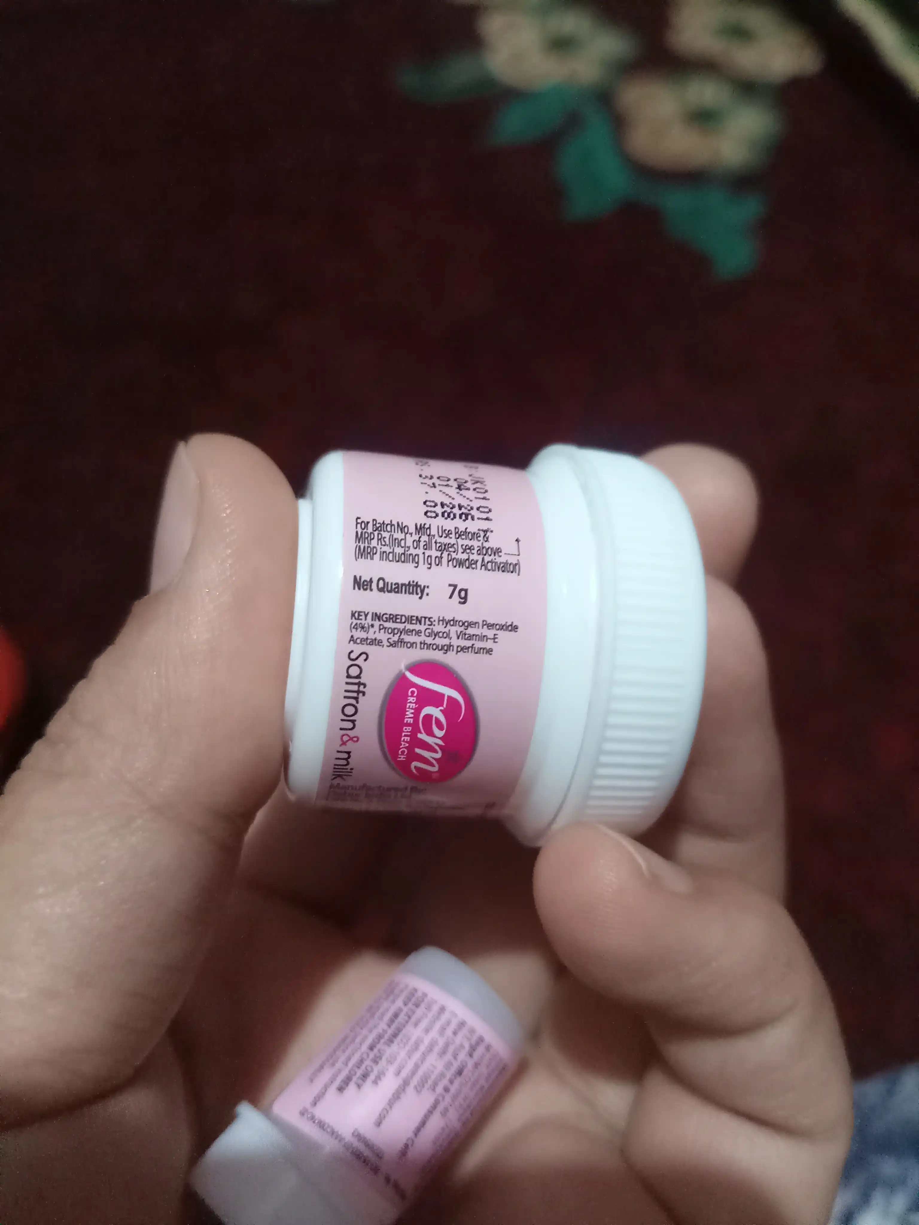 Fem Saffron & Milk yuz va qosh tuklarini oqartiruvchi krem, 40 gr