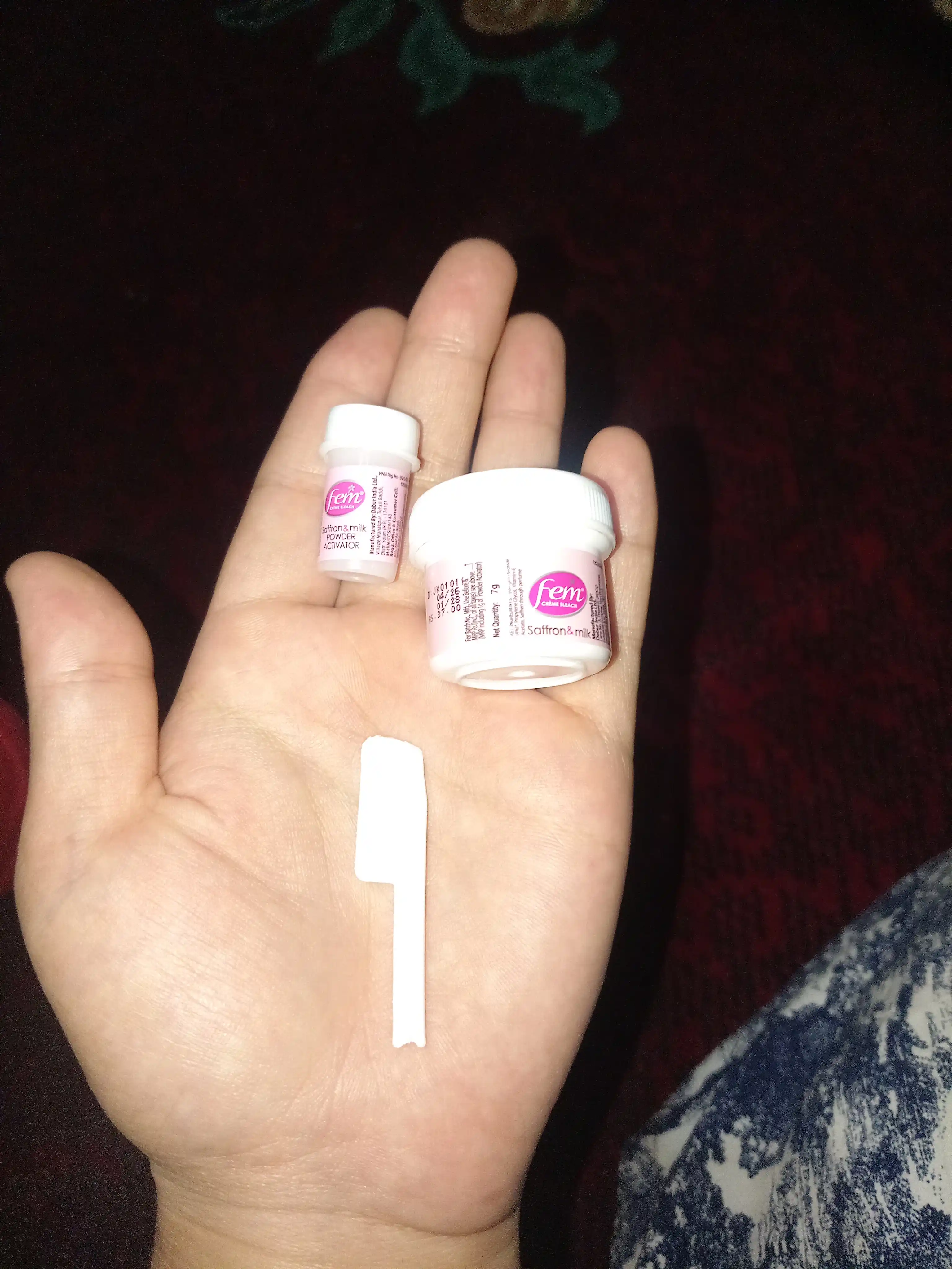Fem Saffron & Milk yuz va qosh tuklarini oqartiruvchi krem, 40 gr