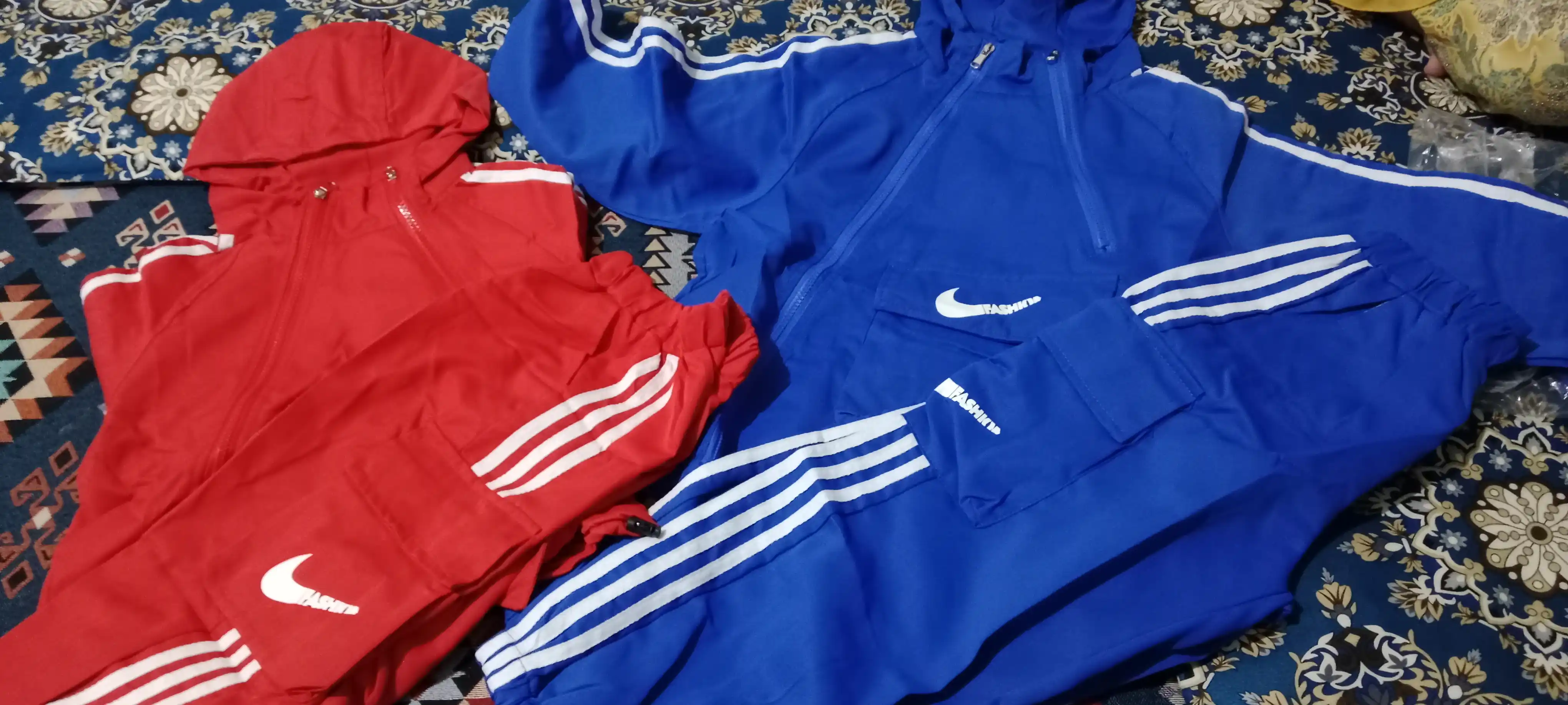 O‘g‘il bolalar uchun sport kostyumi, kapyushonli to‘plam