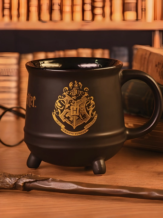 Harry Potter uslubidagi qozoncha shaklli krujka, oyoqchali qora sopol chashka, 1 dona