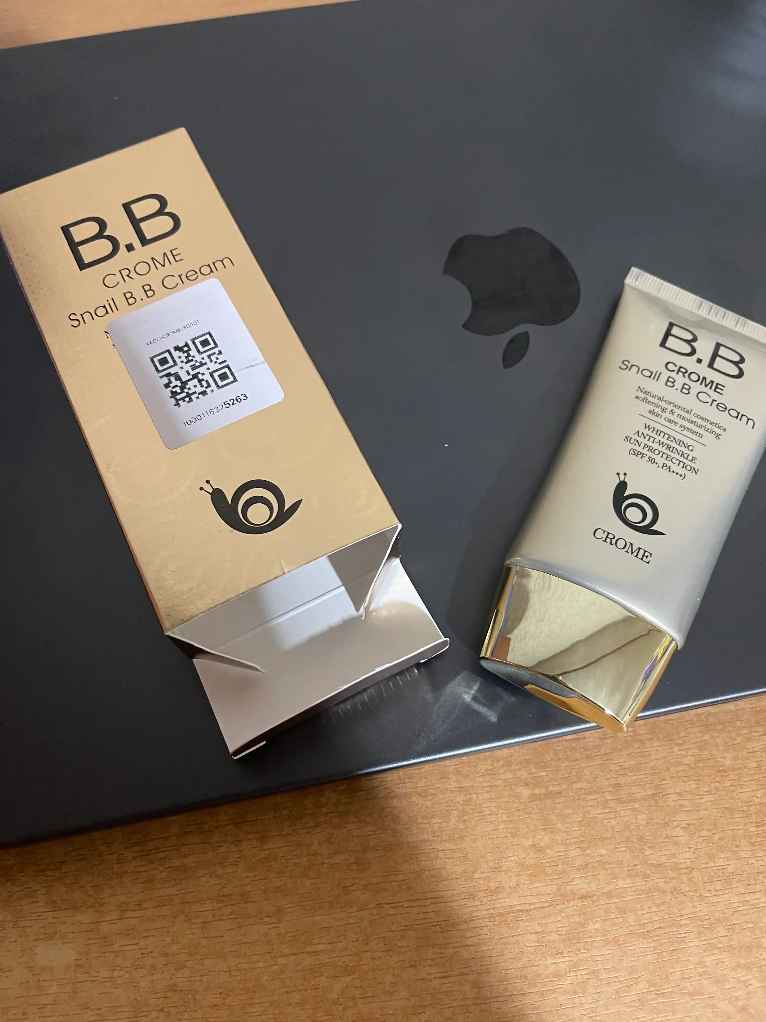 CROME SNAIL BB krem SPF50, с муцином улитки, отбеливающий тональный крем