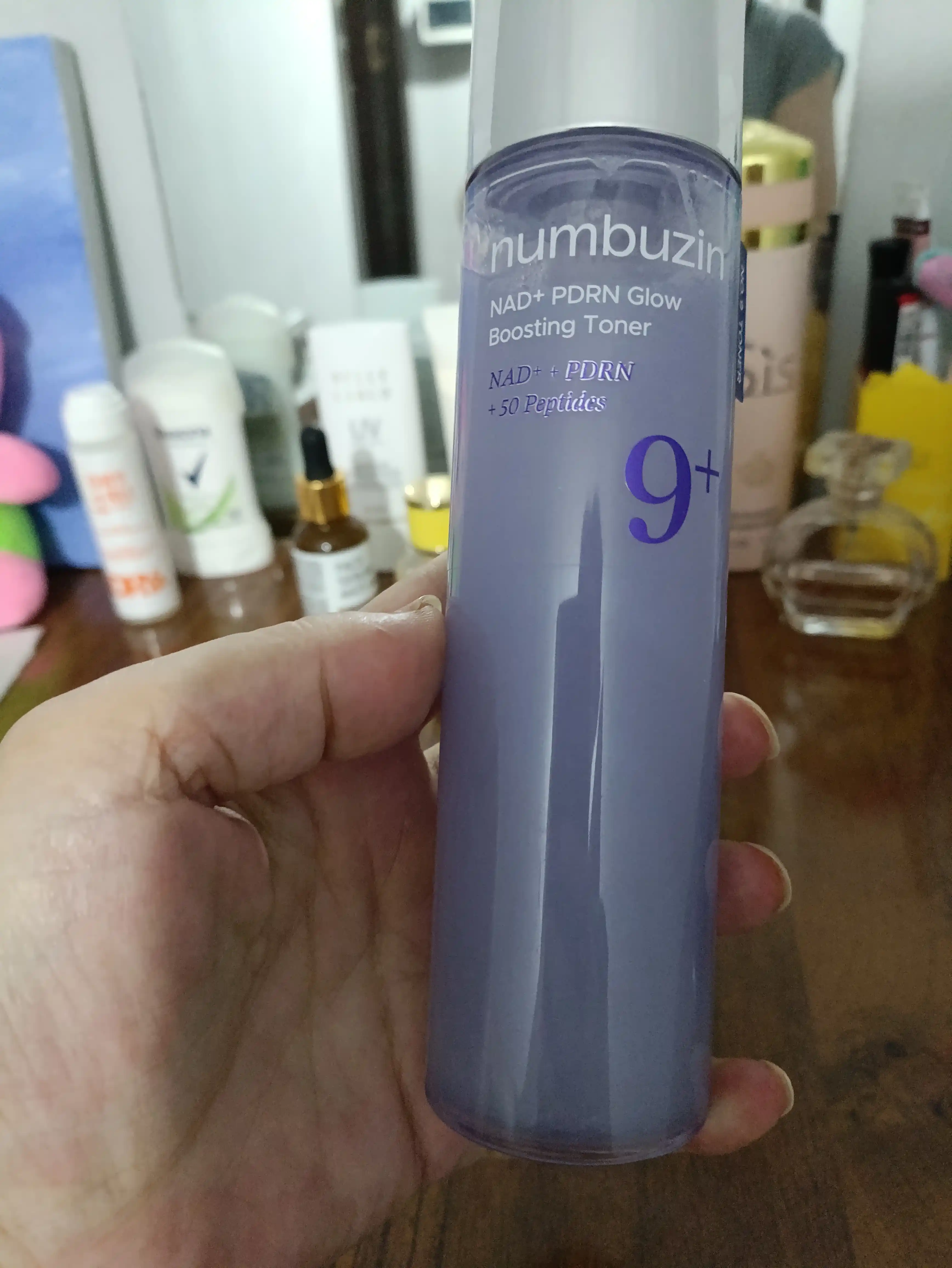 Numbuzin PDRN + 50 peptid + NAD bo‘lgan yuz uchun qarishga qarshi toner