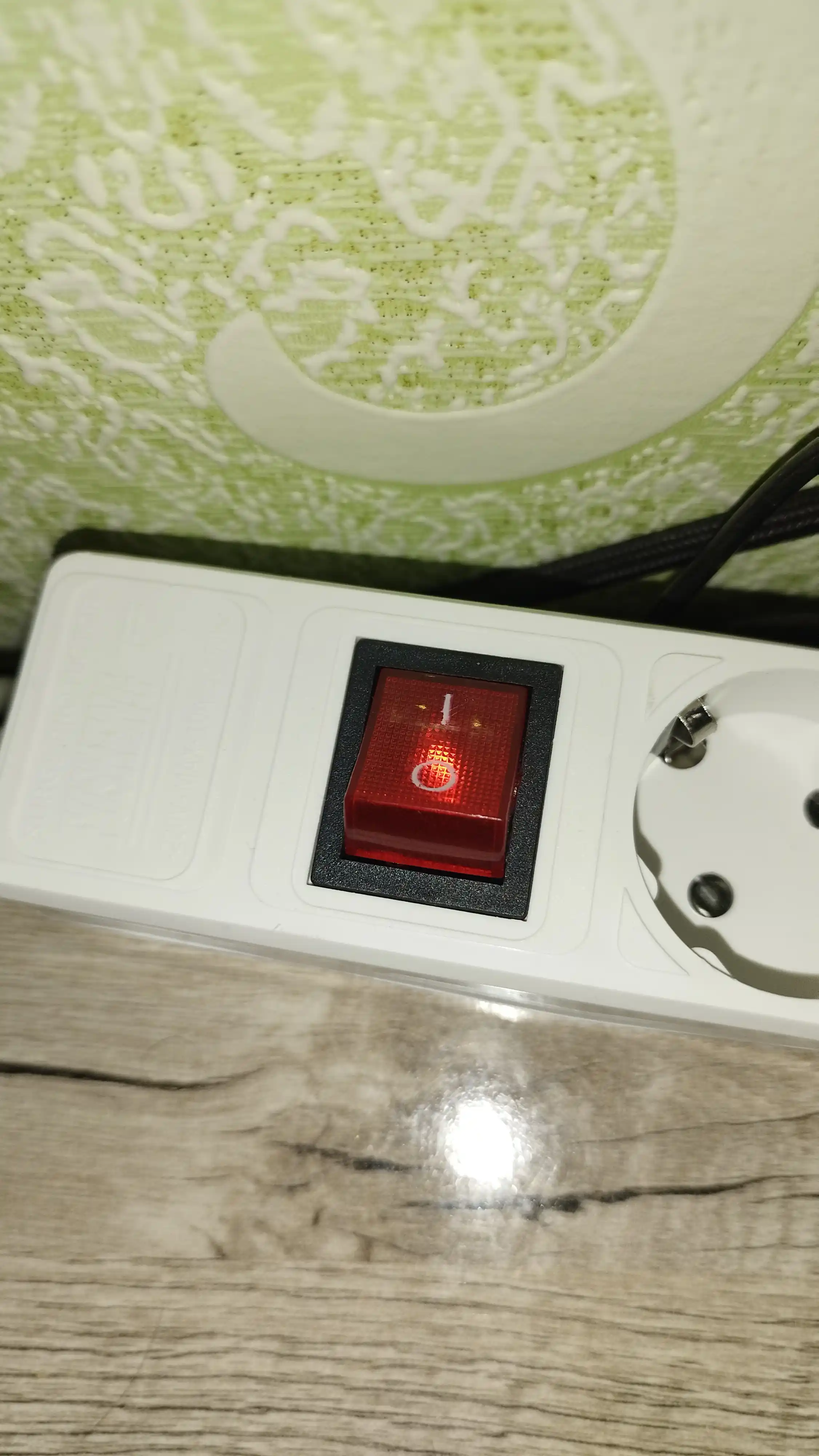 Udlinitel Pilot 3 metr 6 rozetkali kalitli tarmoq filtri 16A 220V oq