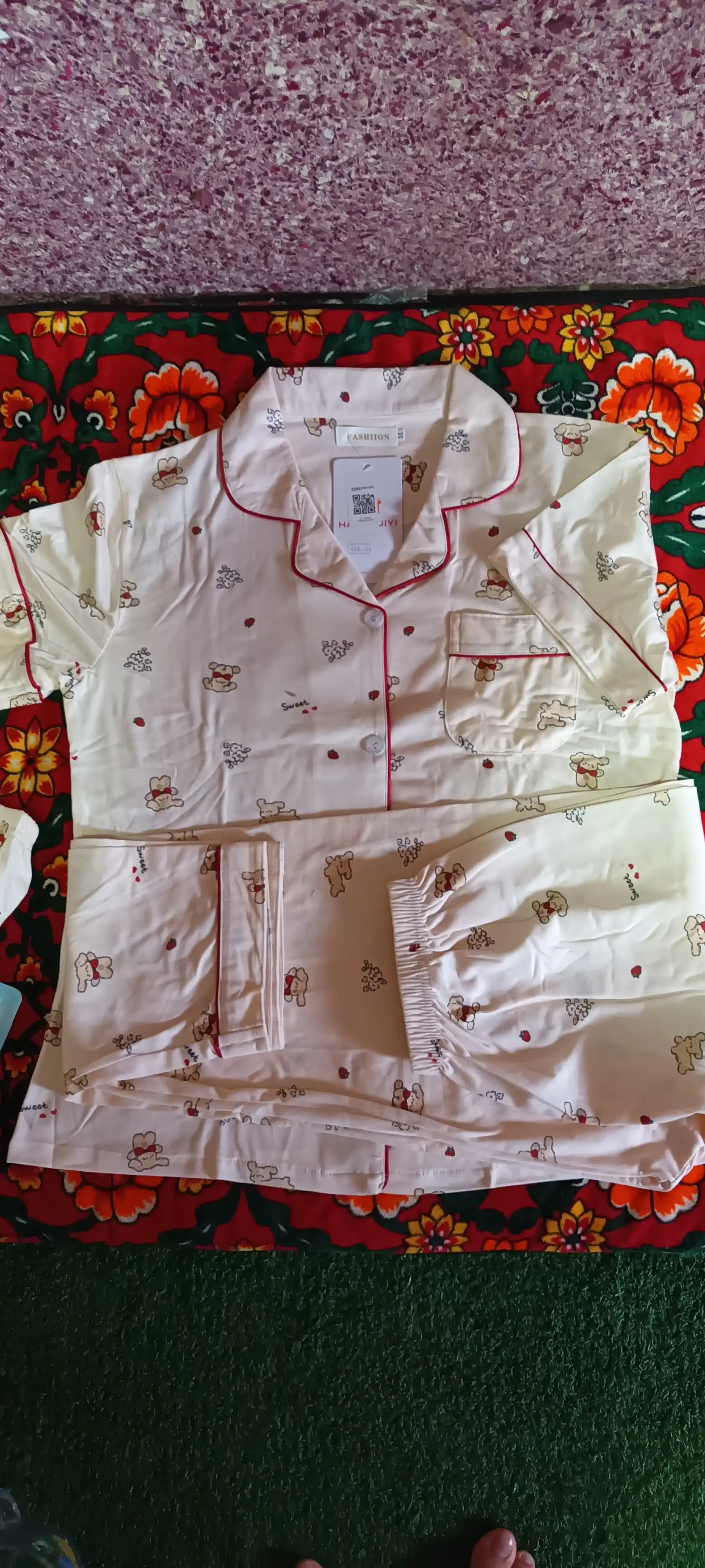Женская пижама 3 в 1 из мягкой и приятной к телу полиэстеровой ткани + пеньюар в подарок