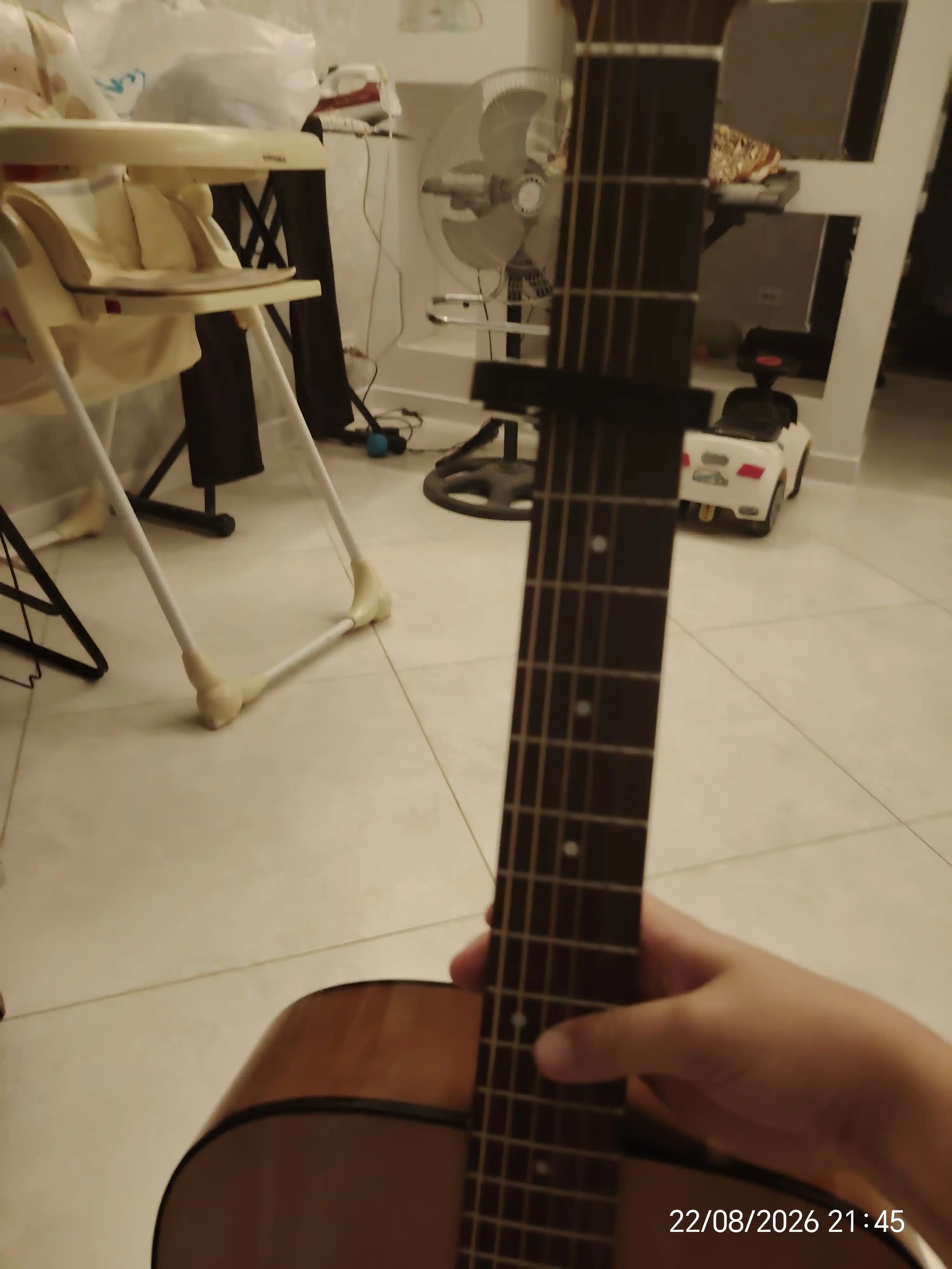 Akustik, elektr gitara va ukulele uchun universal kapodastr, torlar qisqichi