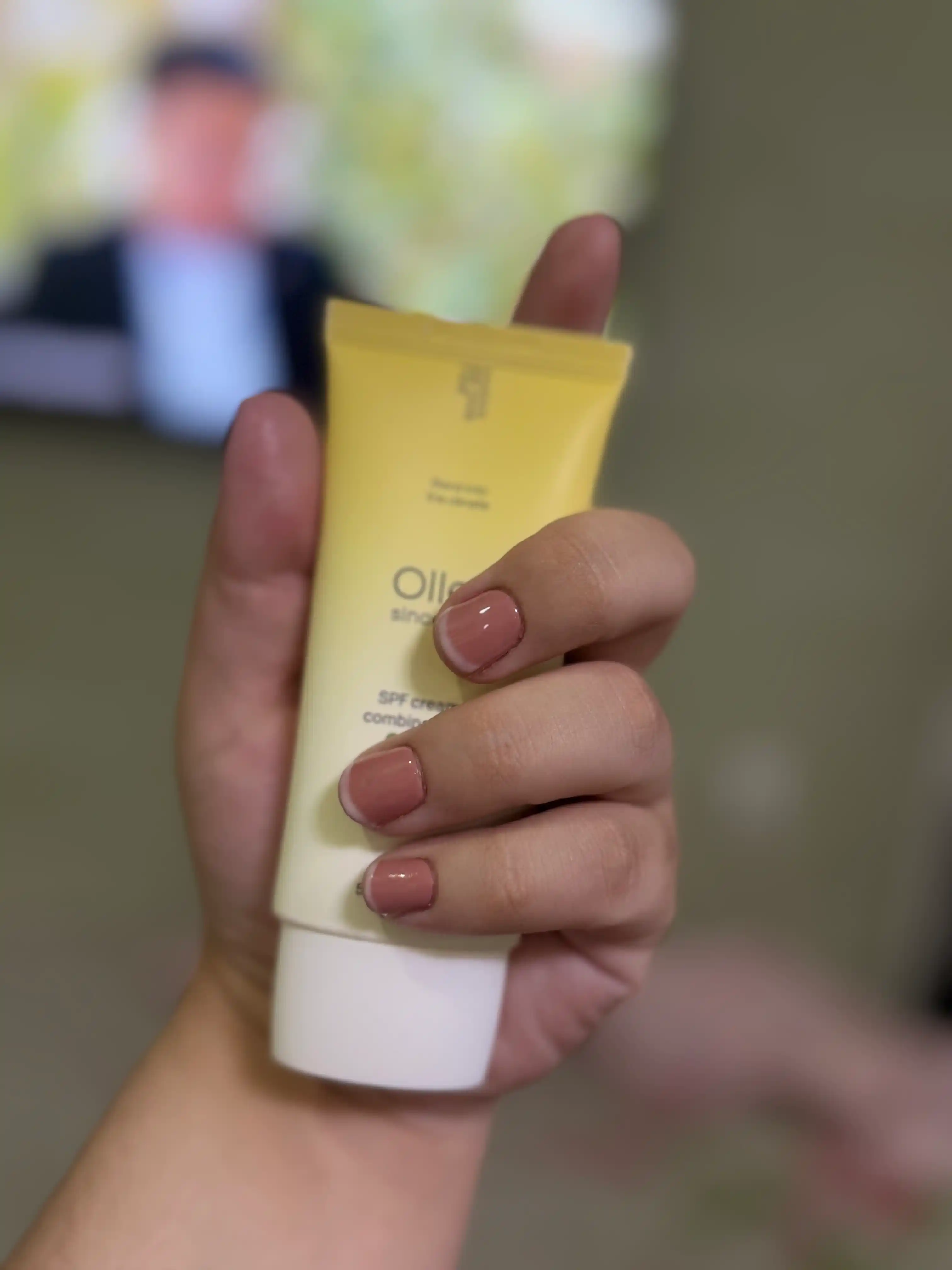 Солнцезащитный крем OLLEE для лица SPF50+ для жирной и комбинированной кожи, 50 мл