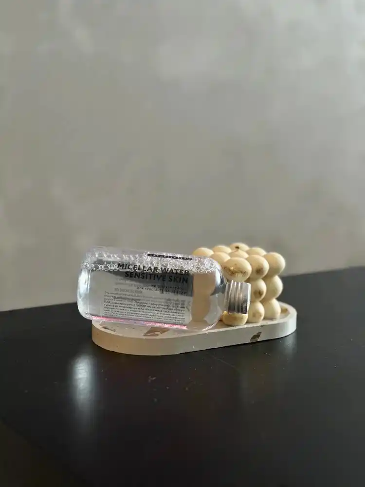 Мицеллярная вода или молочко для снятия макияжа Laboratorium