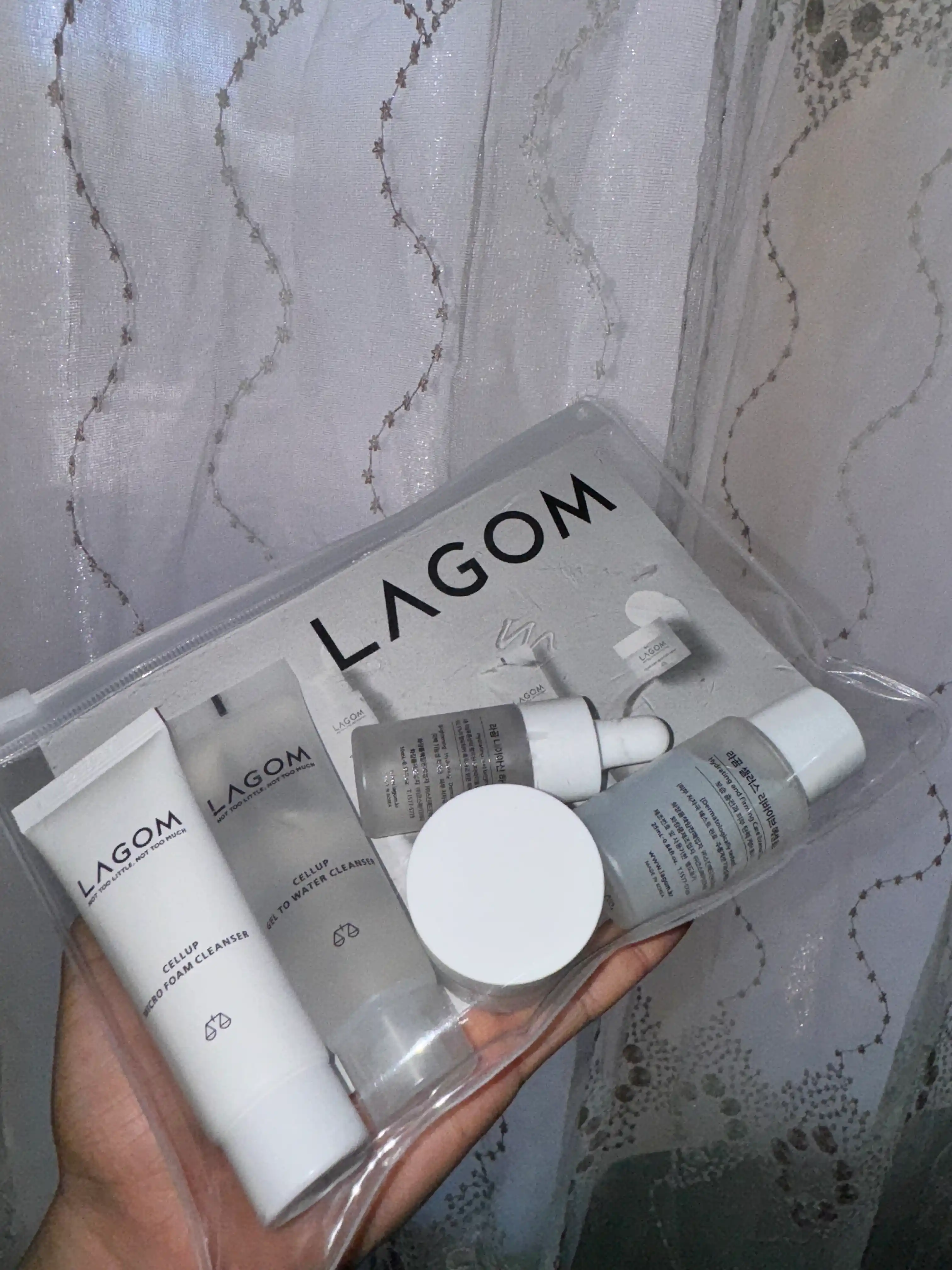 LAGOM TRAVEL KIT kosmetik vositalar to‘plami