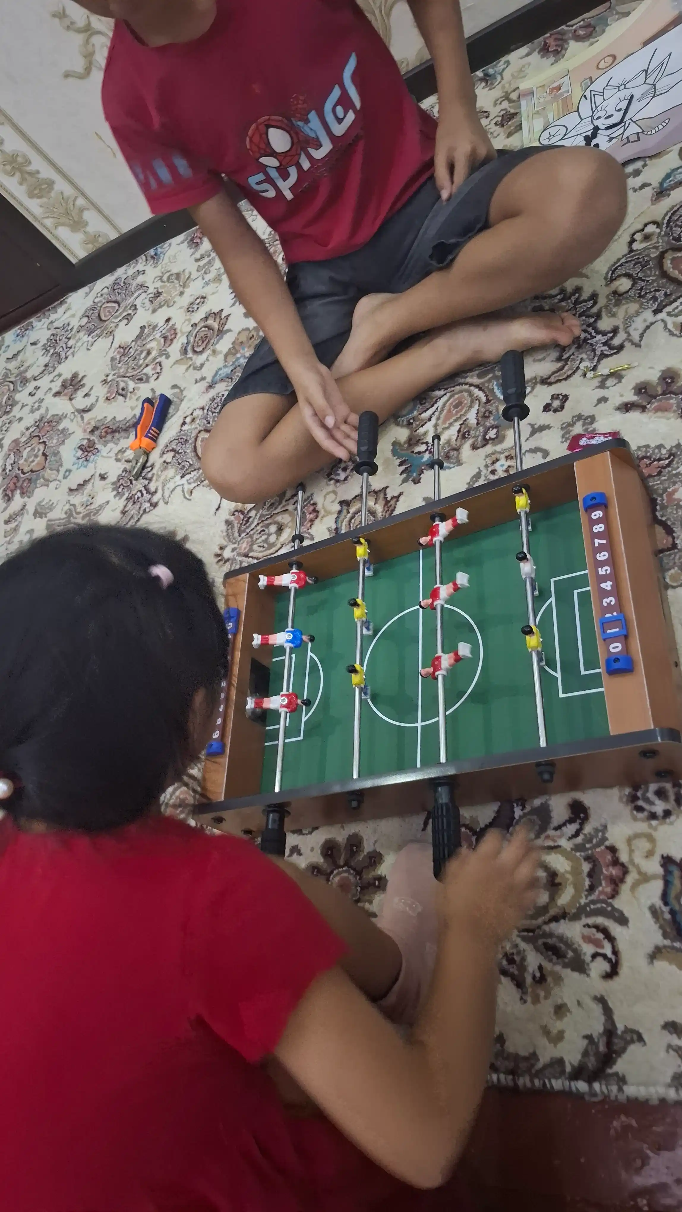 Kichkina stol futboli