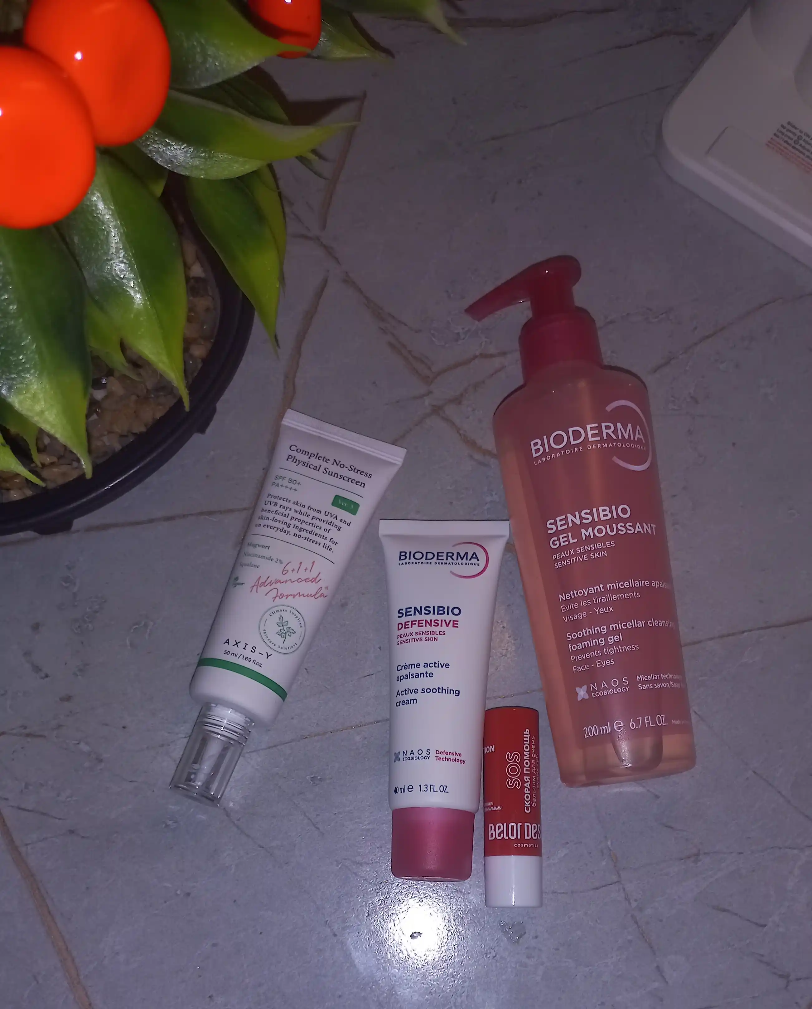 Bioderma Sensibio Defensive, легкий крем для чувствительной кожи