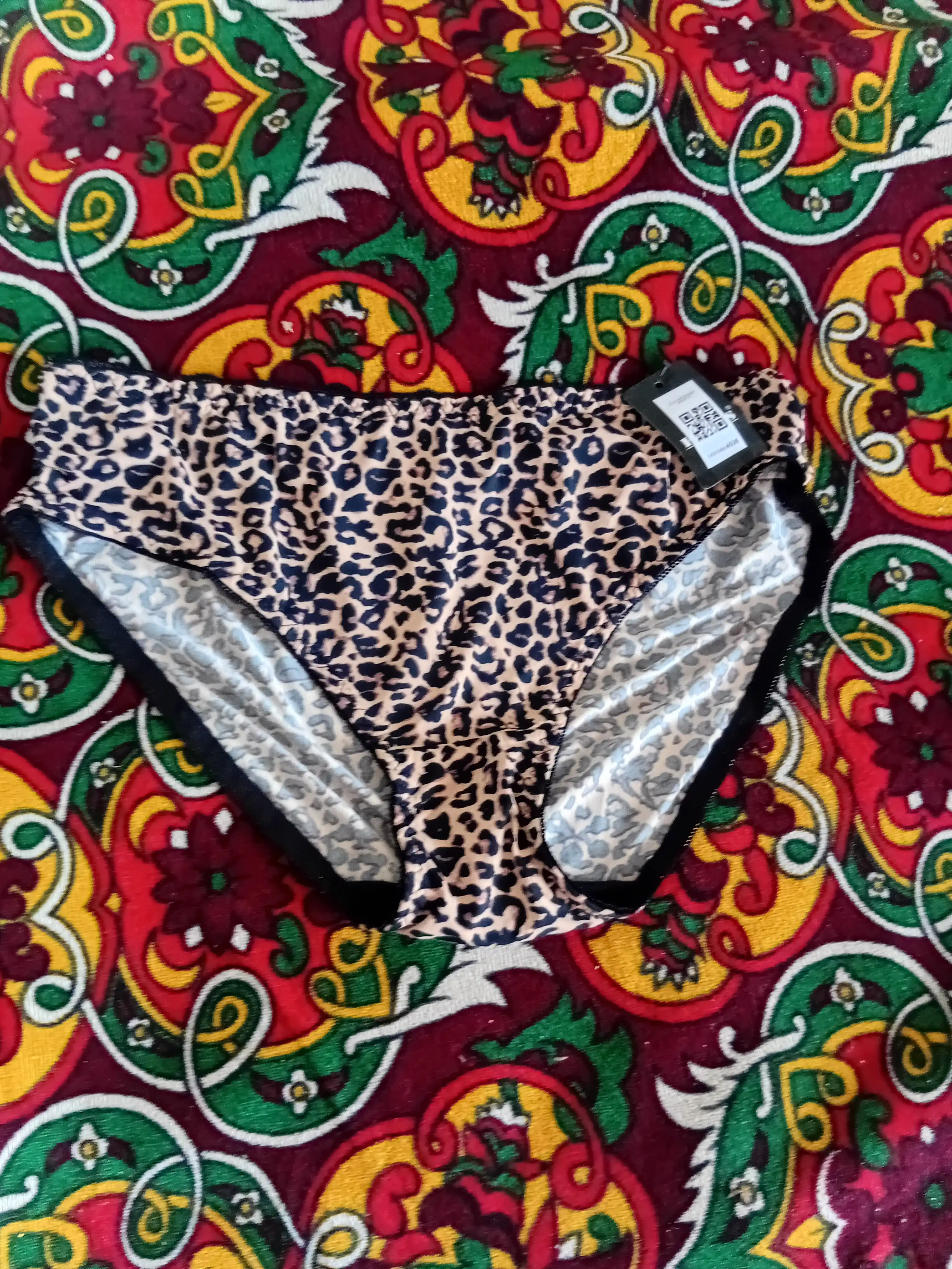 Ayollar trusiklari, ayollar ichki kiyimlari, leopard naqshli trusiklar
