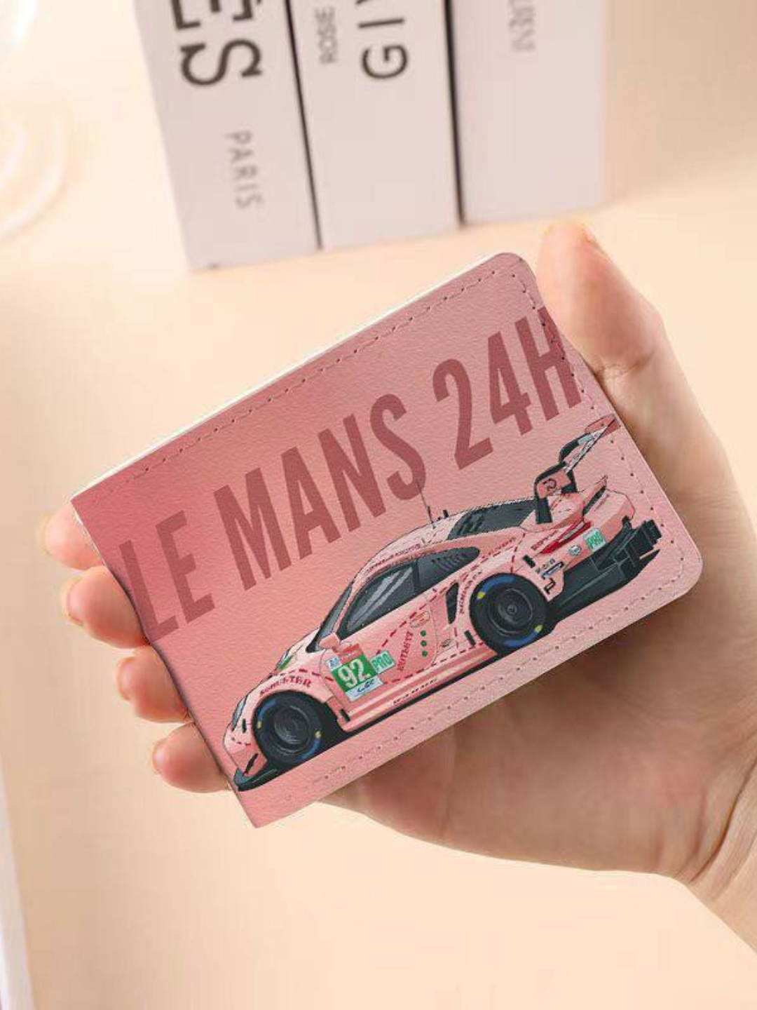 Mashinalar uslubidagi dekorativ kart-xolder, tashrif qog‘ozi, kartalar uchun hamyon