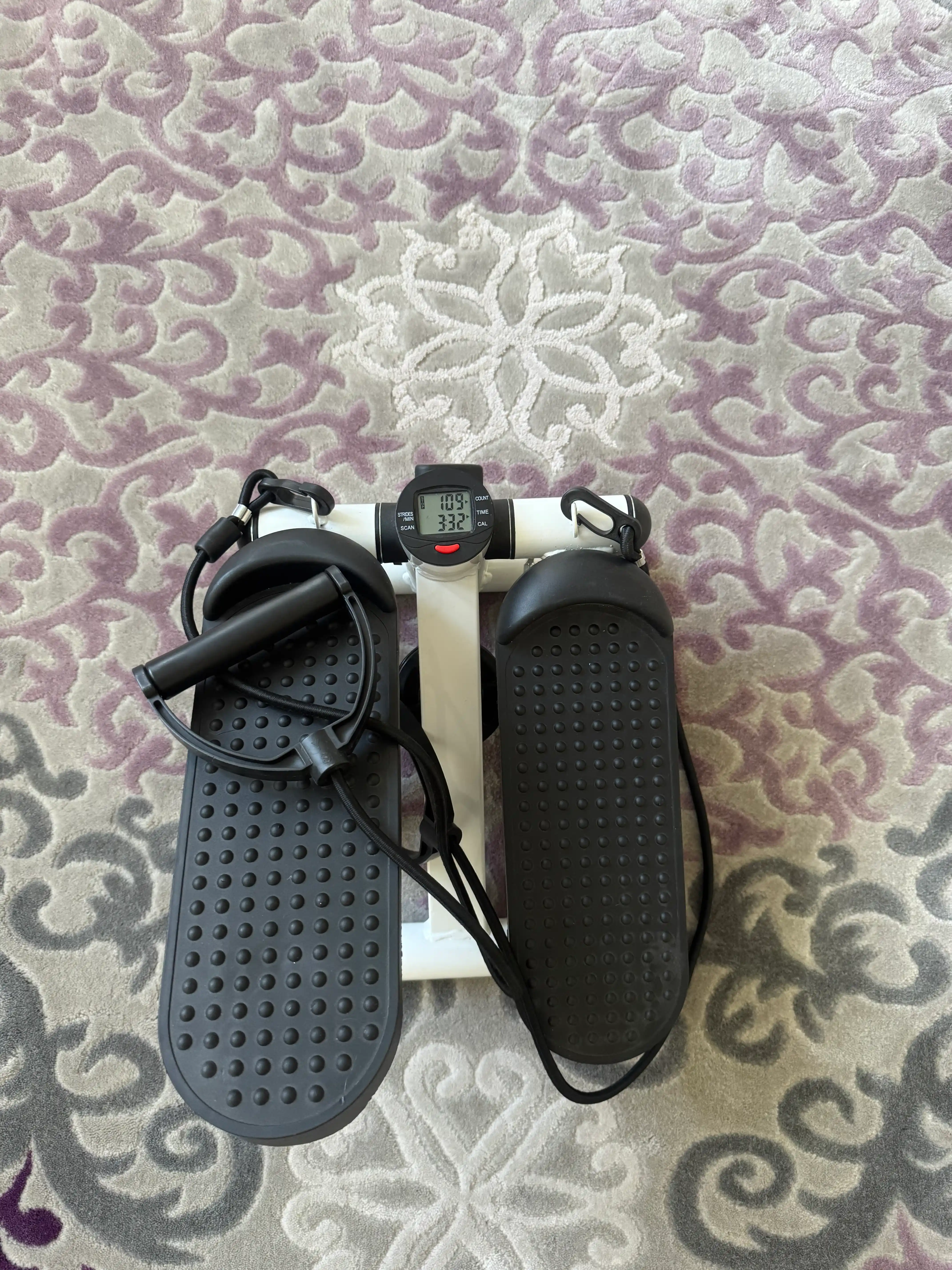 Mini stepper tutqichli, qadam va kaloriya hisoblagich bilan