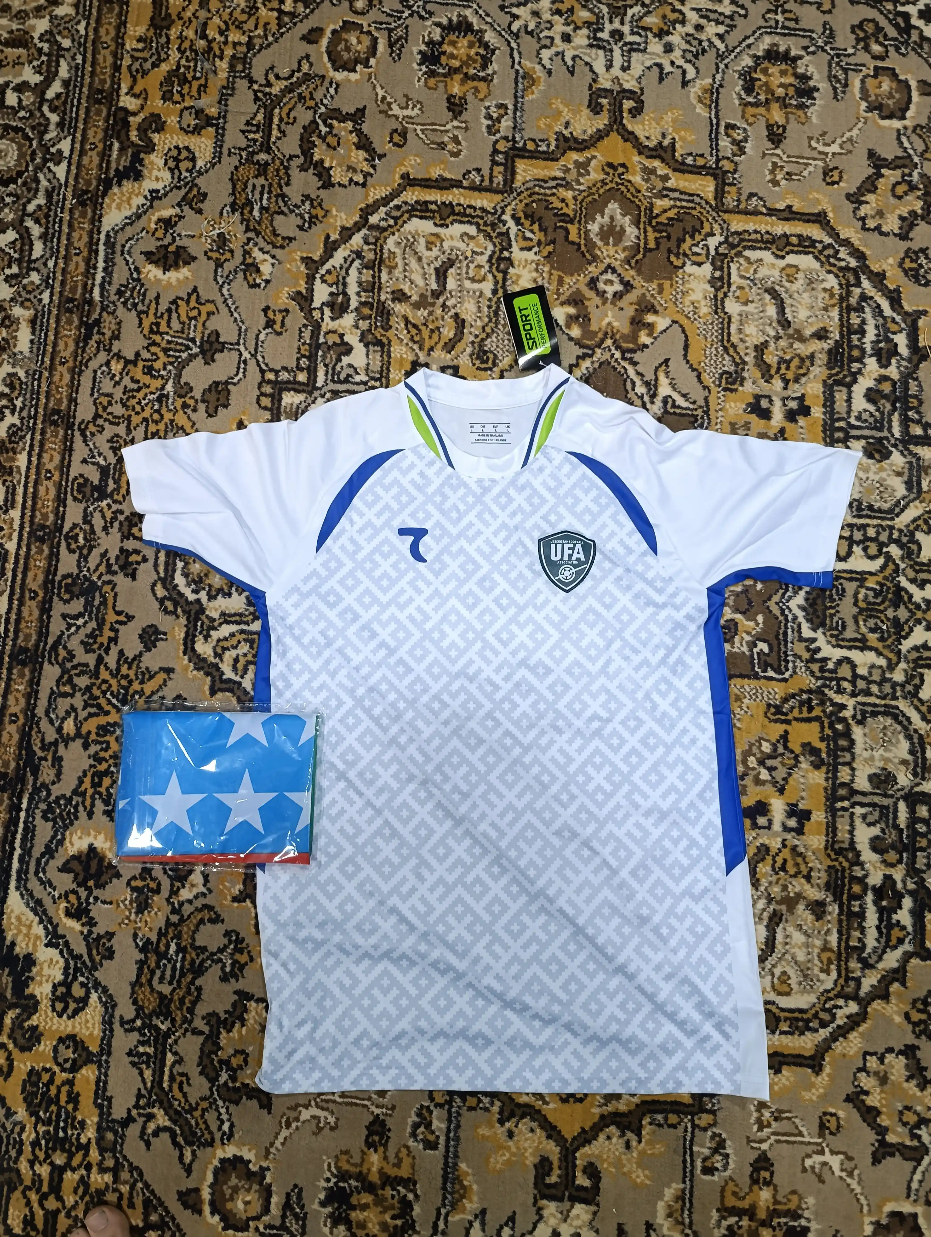 O‘zbekiston terma jamoasi atributikasi | Futbolka | 2 ta va 4 ta to‘plamlar | Bayroq
