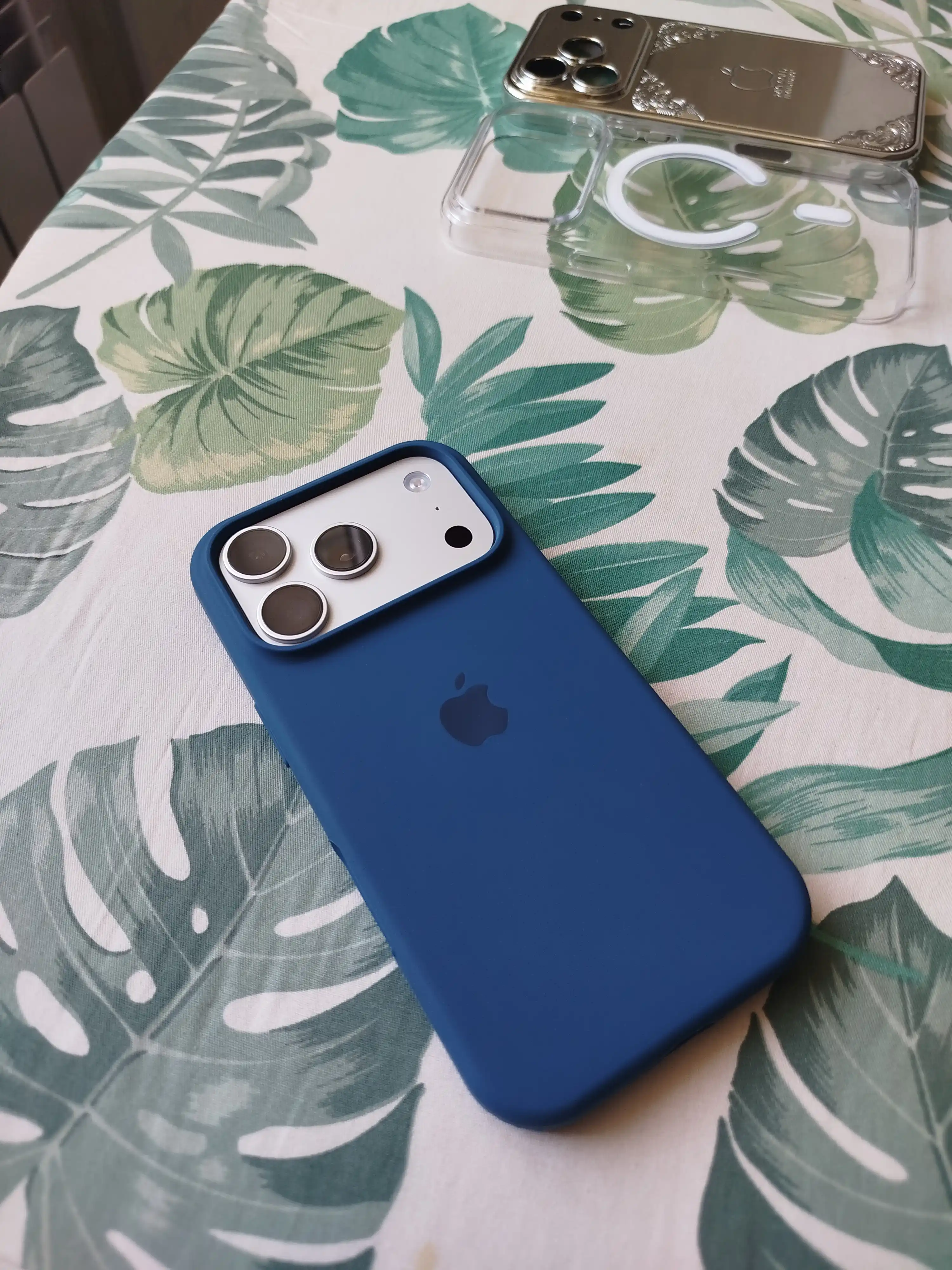 Силиконовый чехол для iPhone 17, 17 Pro, 17 Pro Max, не собирает пыль, легко очищается