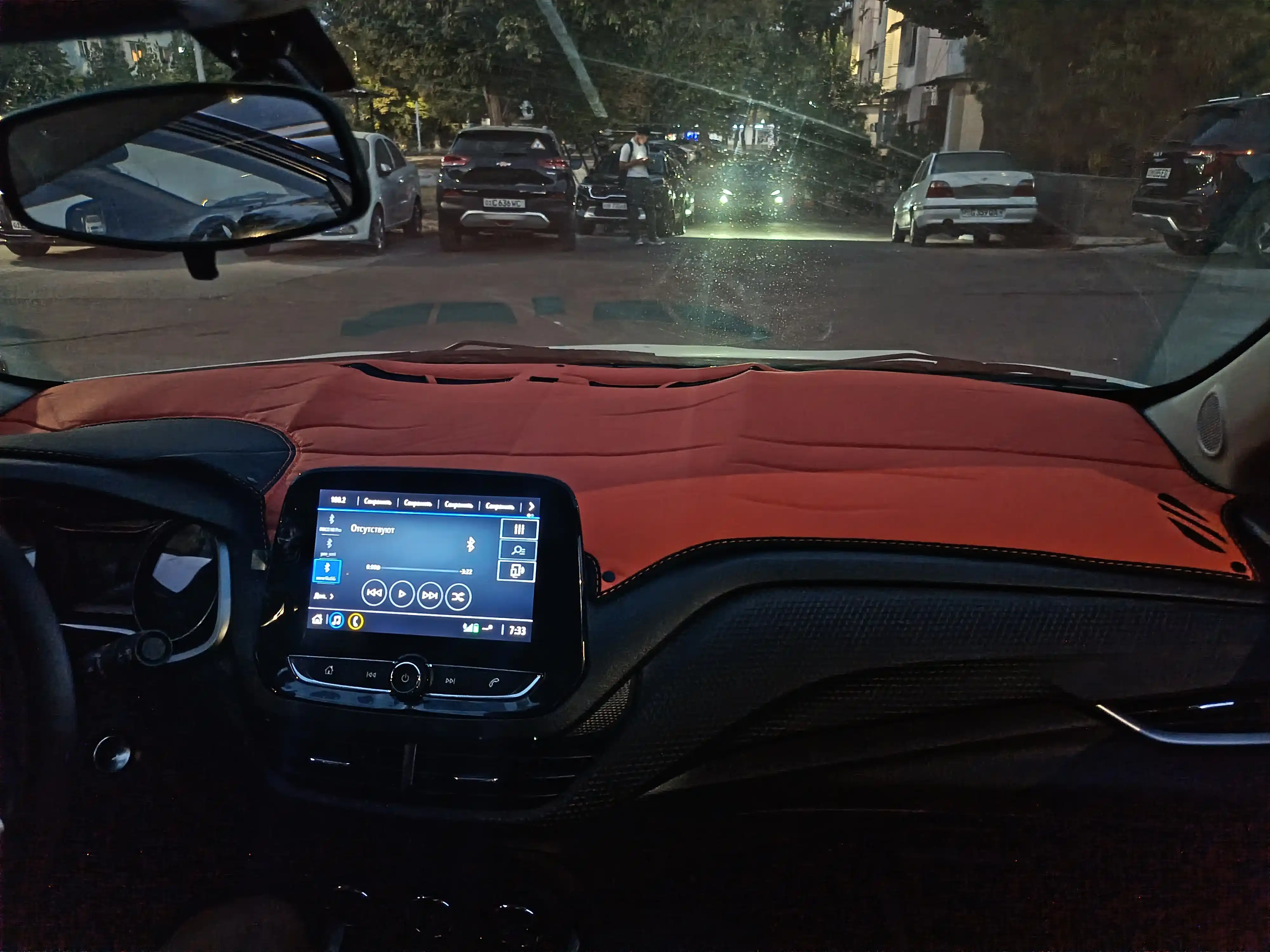 Различные коврики для торпеды автомобиля