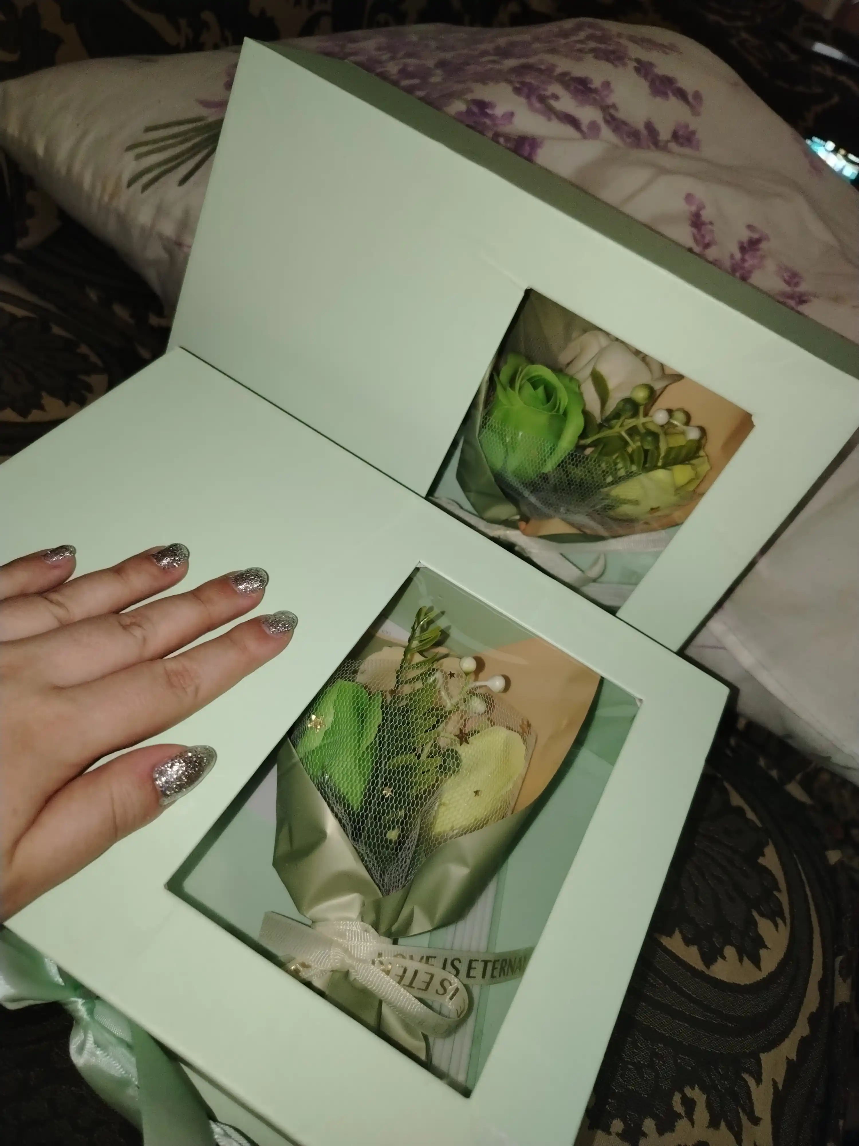 Qizlar va ayollar uchun diffuzer va sovun guldastasi bilan sovg'a to'plami