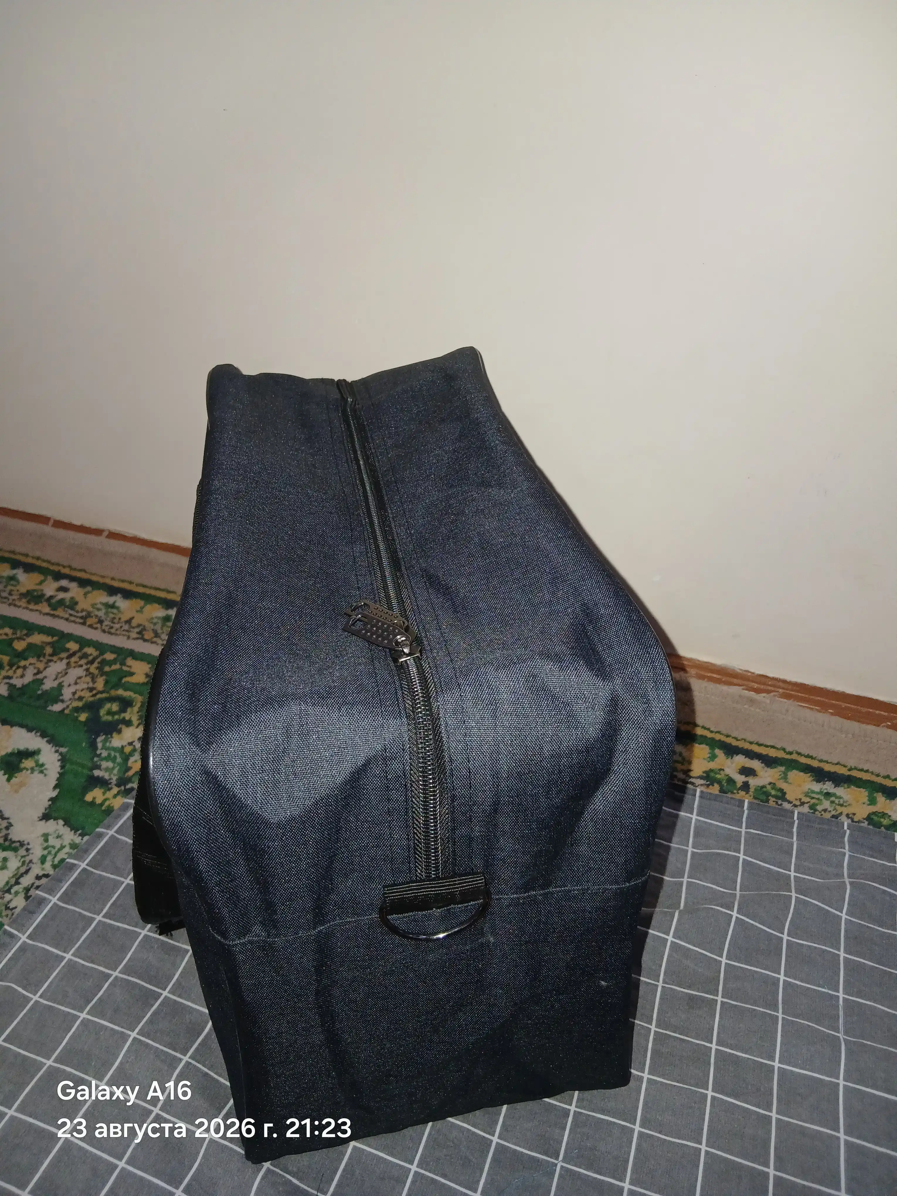Sayohat uchun qo'l yuki sumkasi