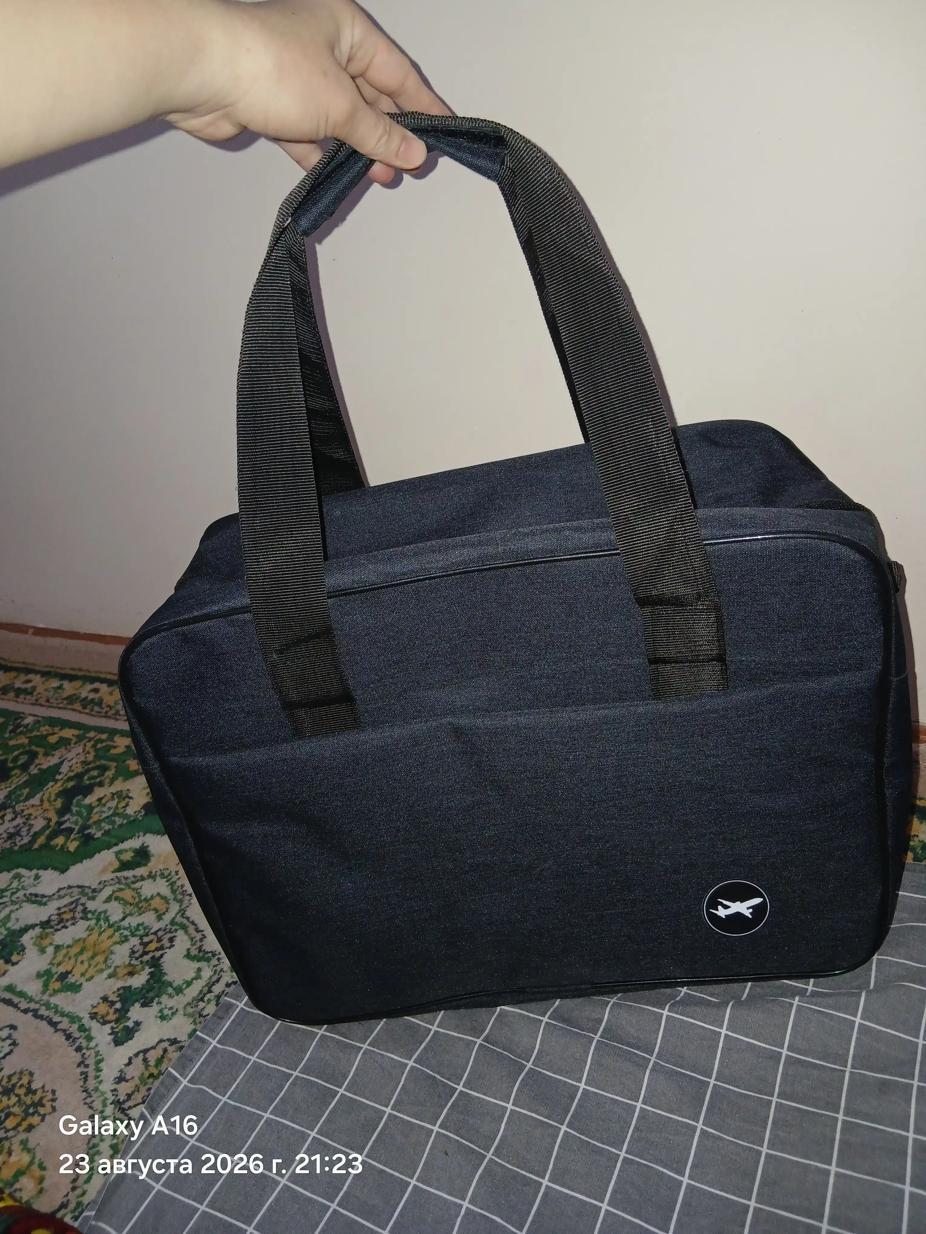 Sayohat uchun qo'l yuki sumkasi