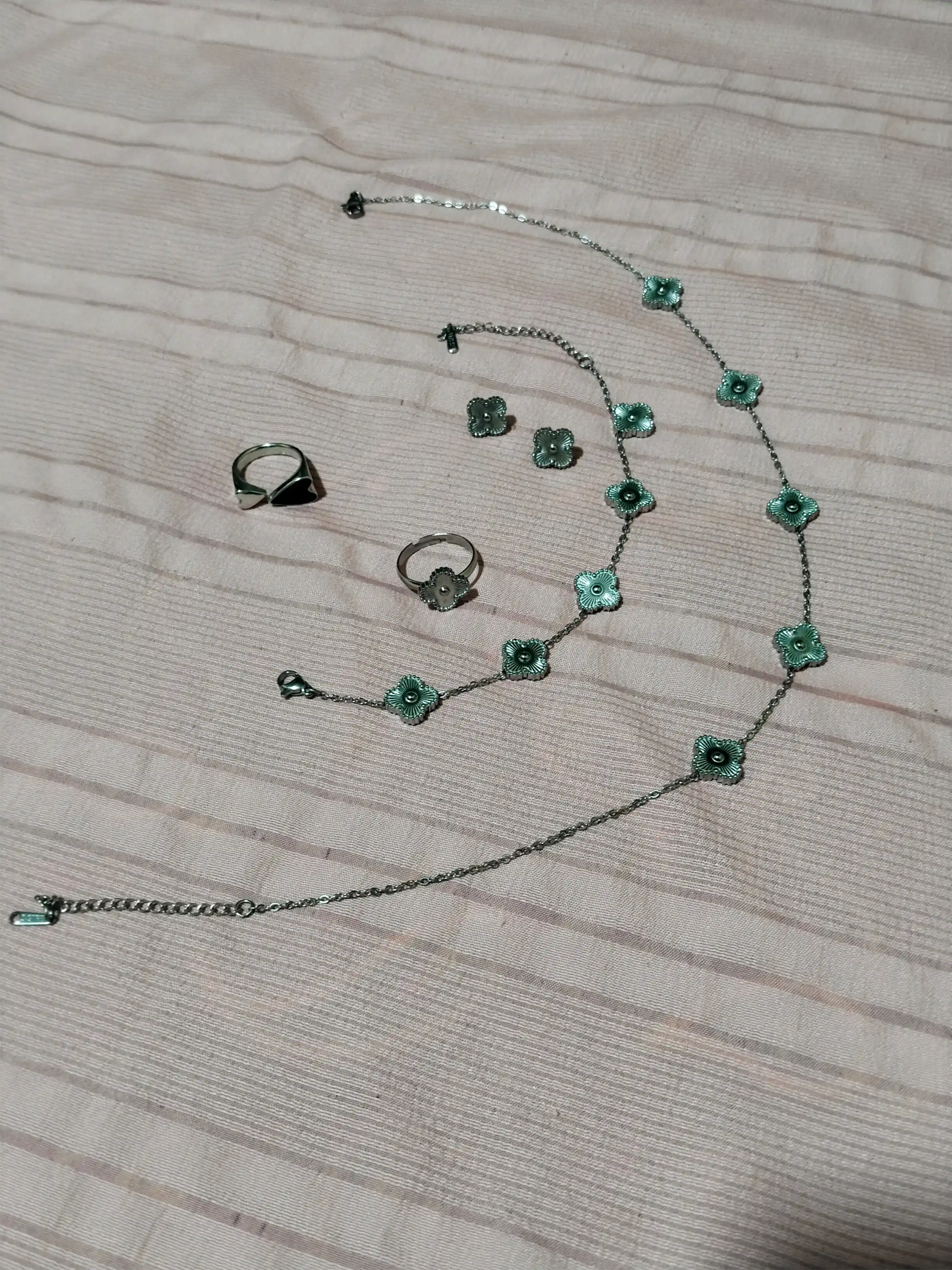 VAN CLEEF Набор бижутерий, кольцо, серьги, цепочка, браслет