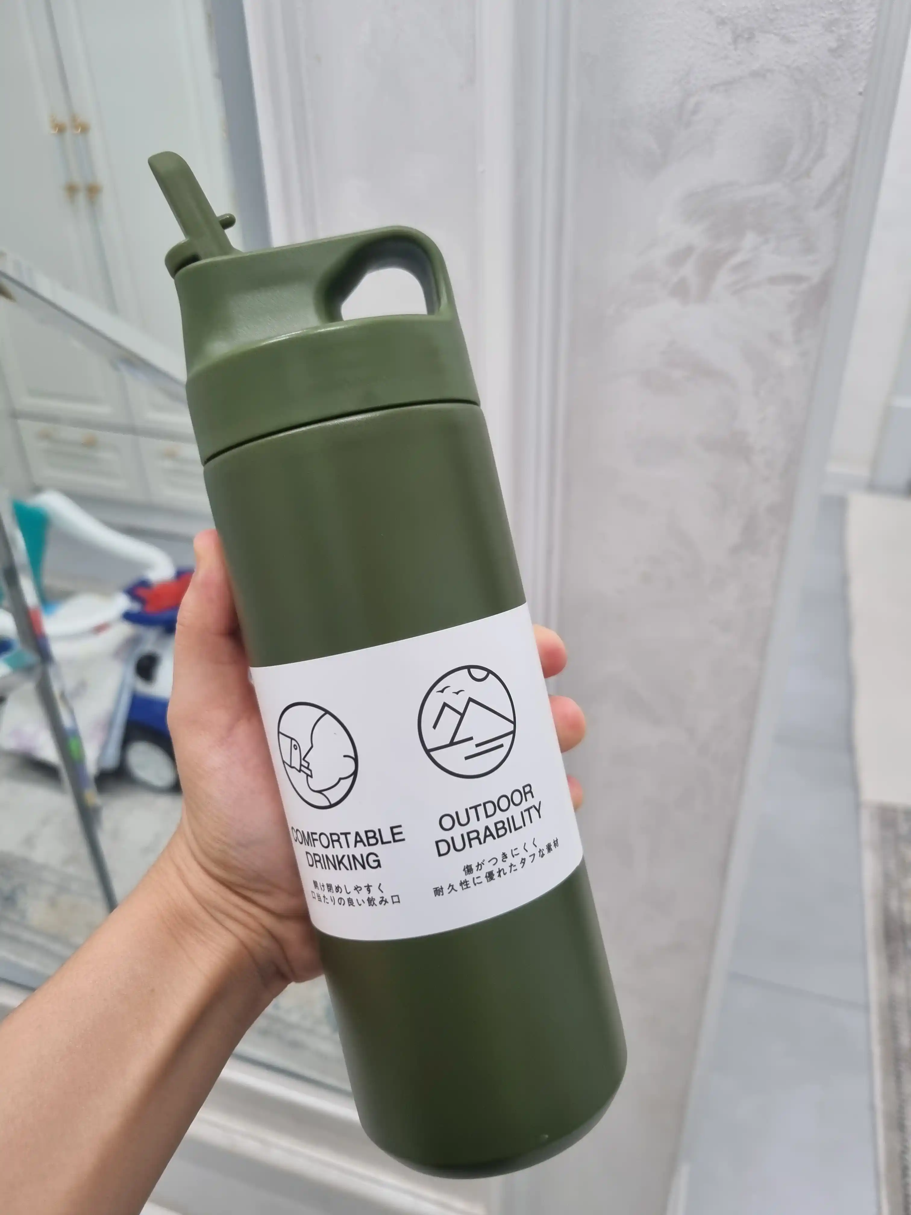 Termos suv uchun sport va sayohat, issiq-sovuq saqlaydi, 550 ml, zanglamas po'lat