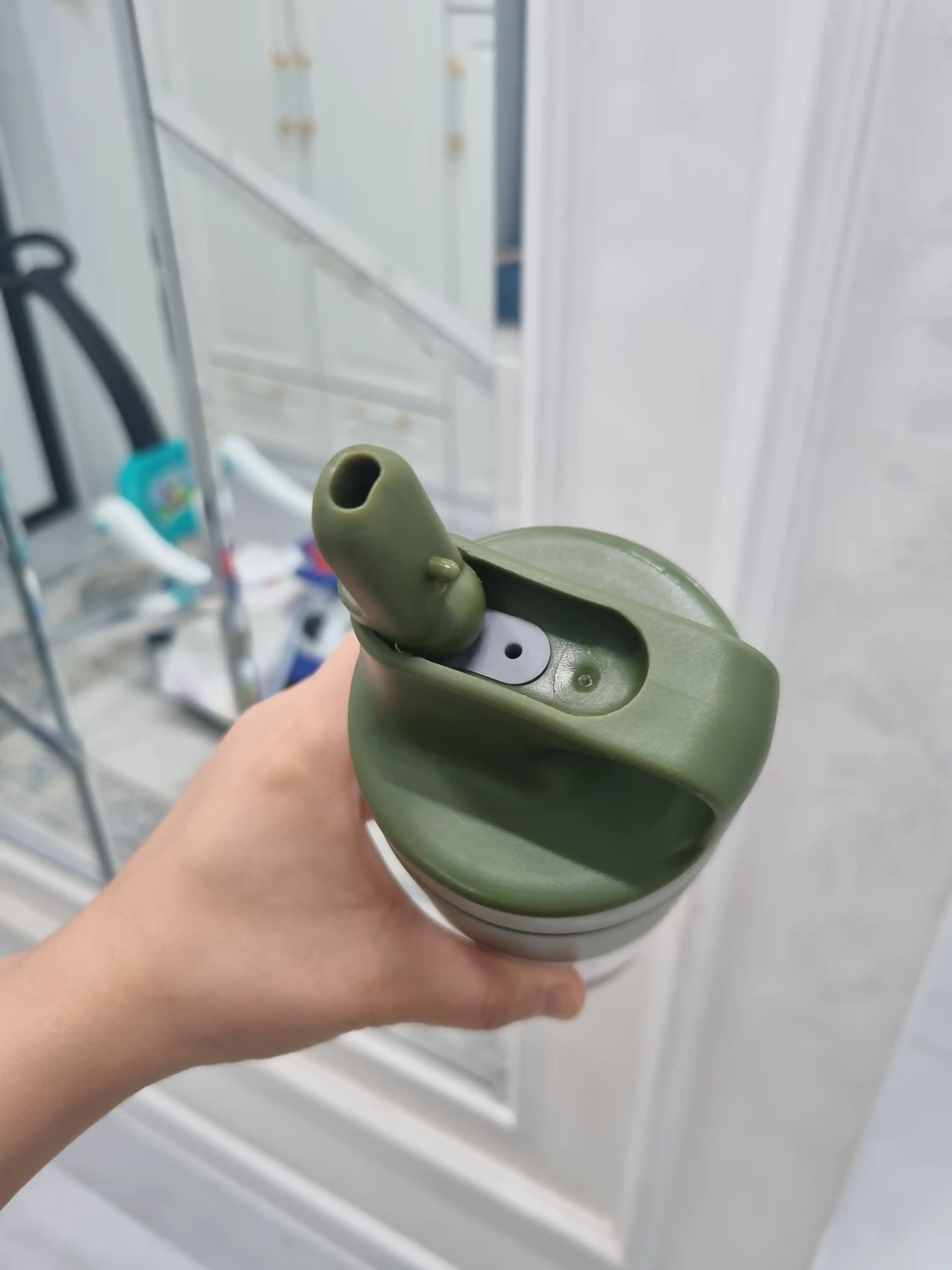 Termos suv uchun sport va sayohat, issiq-sovuq saqlaydi, 550 ml, zanglamas po'lat