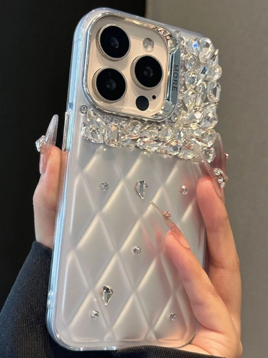 Матовый чехол для iPhone со стразами и объемным дизайном - 