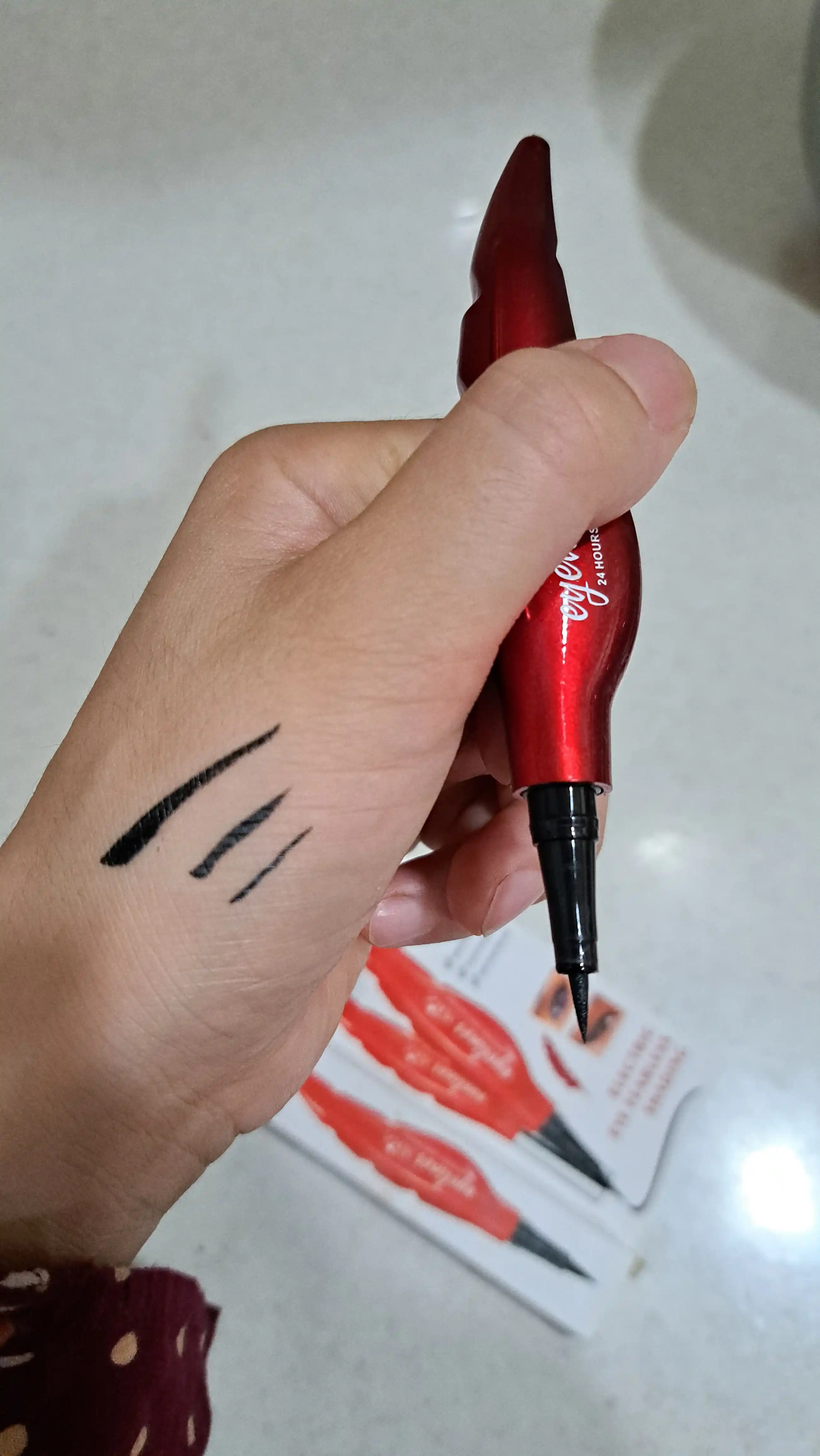Профессиональная подводка-фломастер Eyeliner ABZ, для глаз, водостойкая, черная
