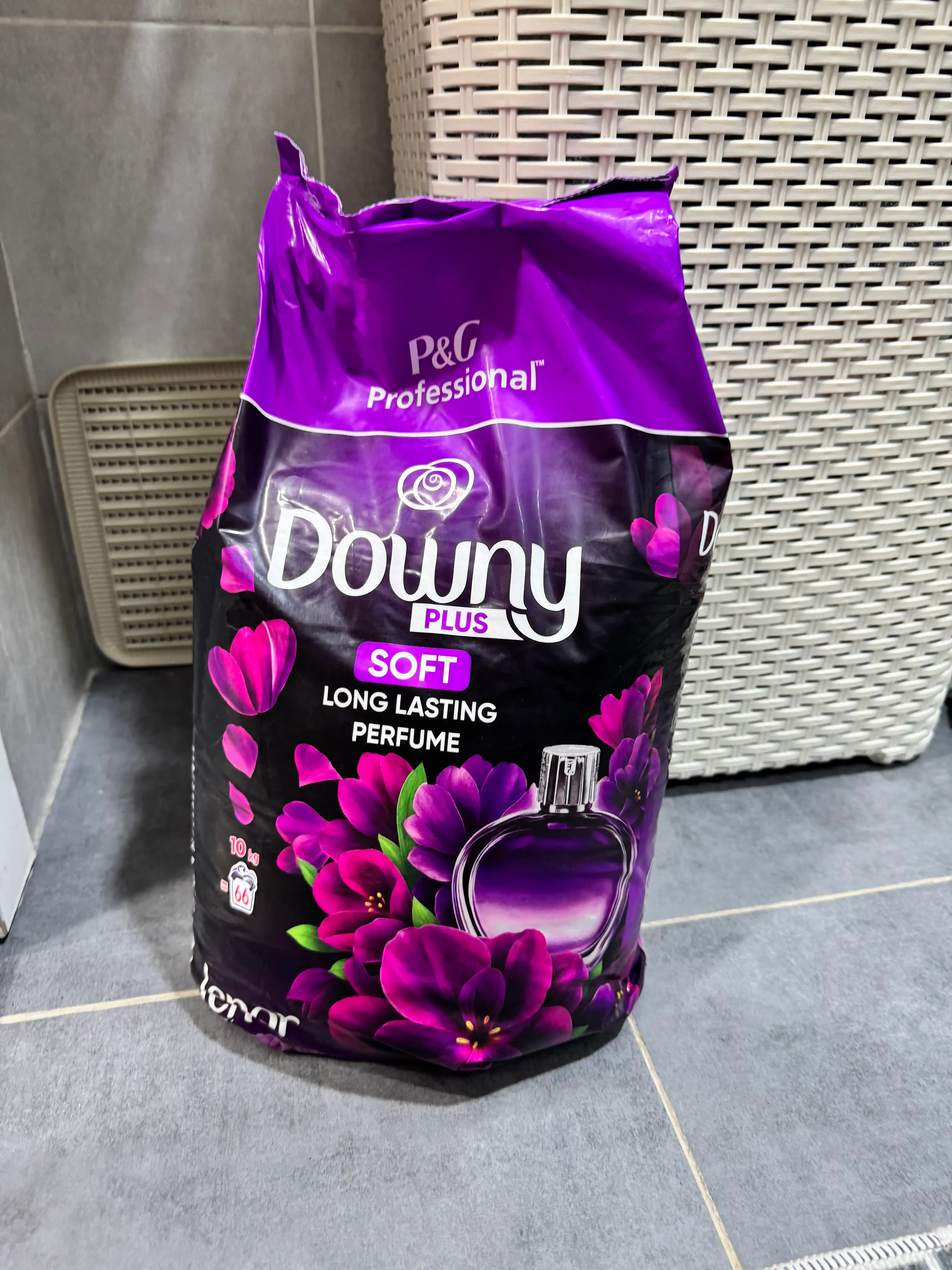 Downy Plus Soft — uzoq davom etuvchi gul iforli kir yuvish kukuni, 10 kg