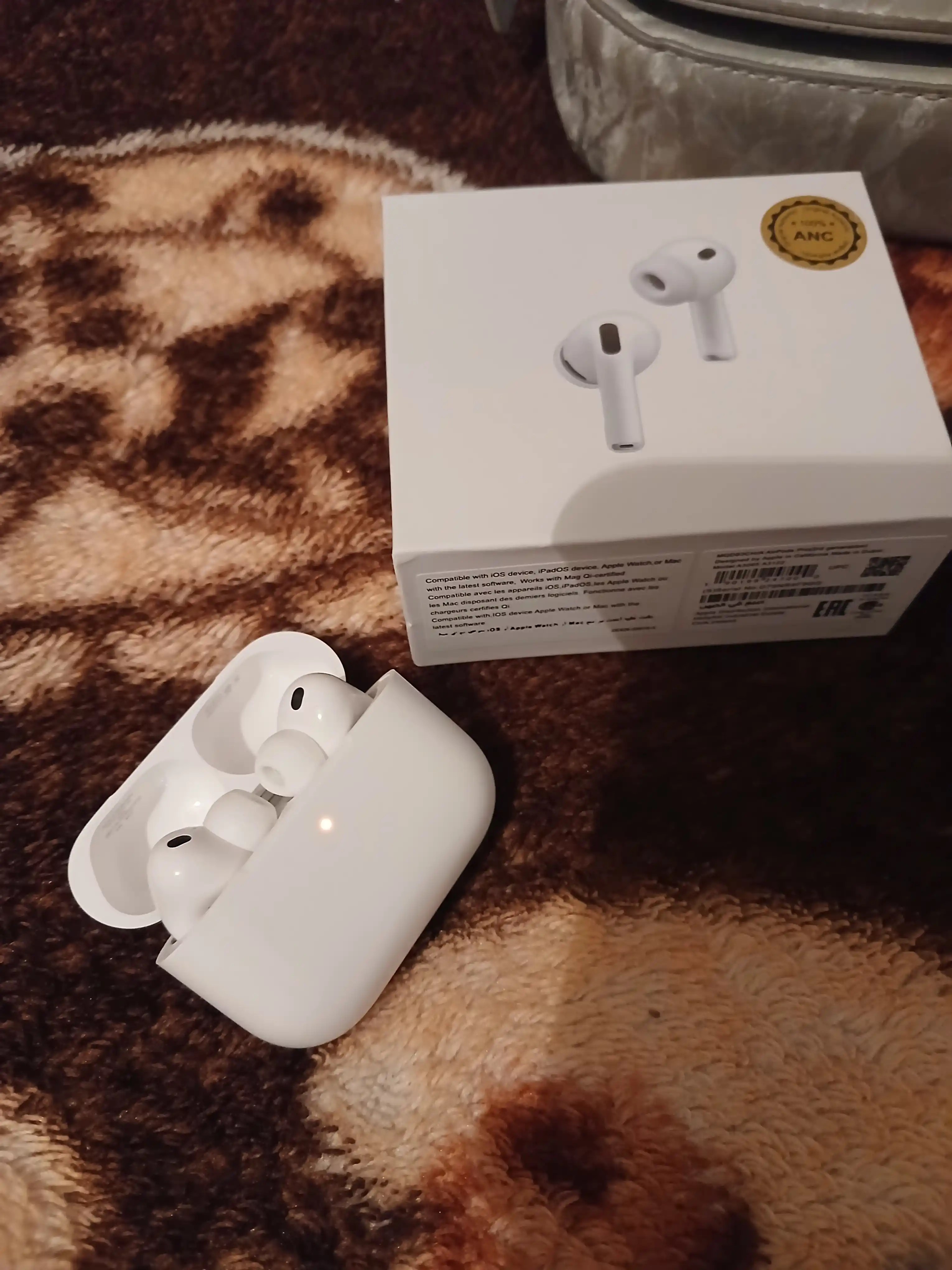 Simsiz quloqchinlar Pro 3 ANC bluetooth naushnik Shovqinni kamaytirish rejim ANC bor
