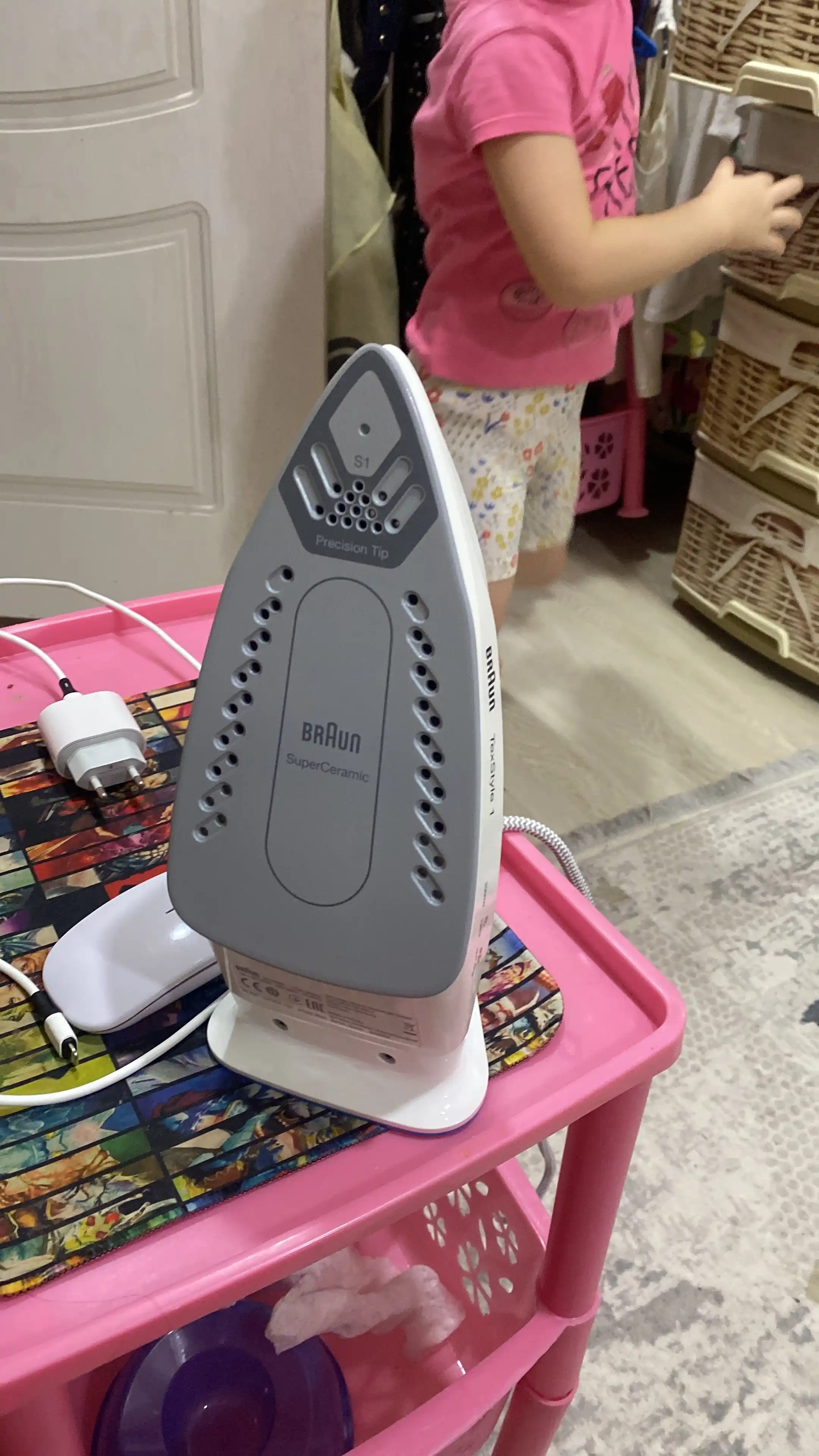 Braun TexStyle 1 SI1050BL bug‘li dazmol, 2000 Vt, SuperCeramic, bug‘ zarbasi 120 g/min