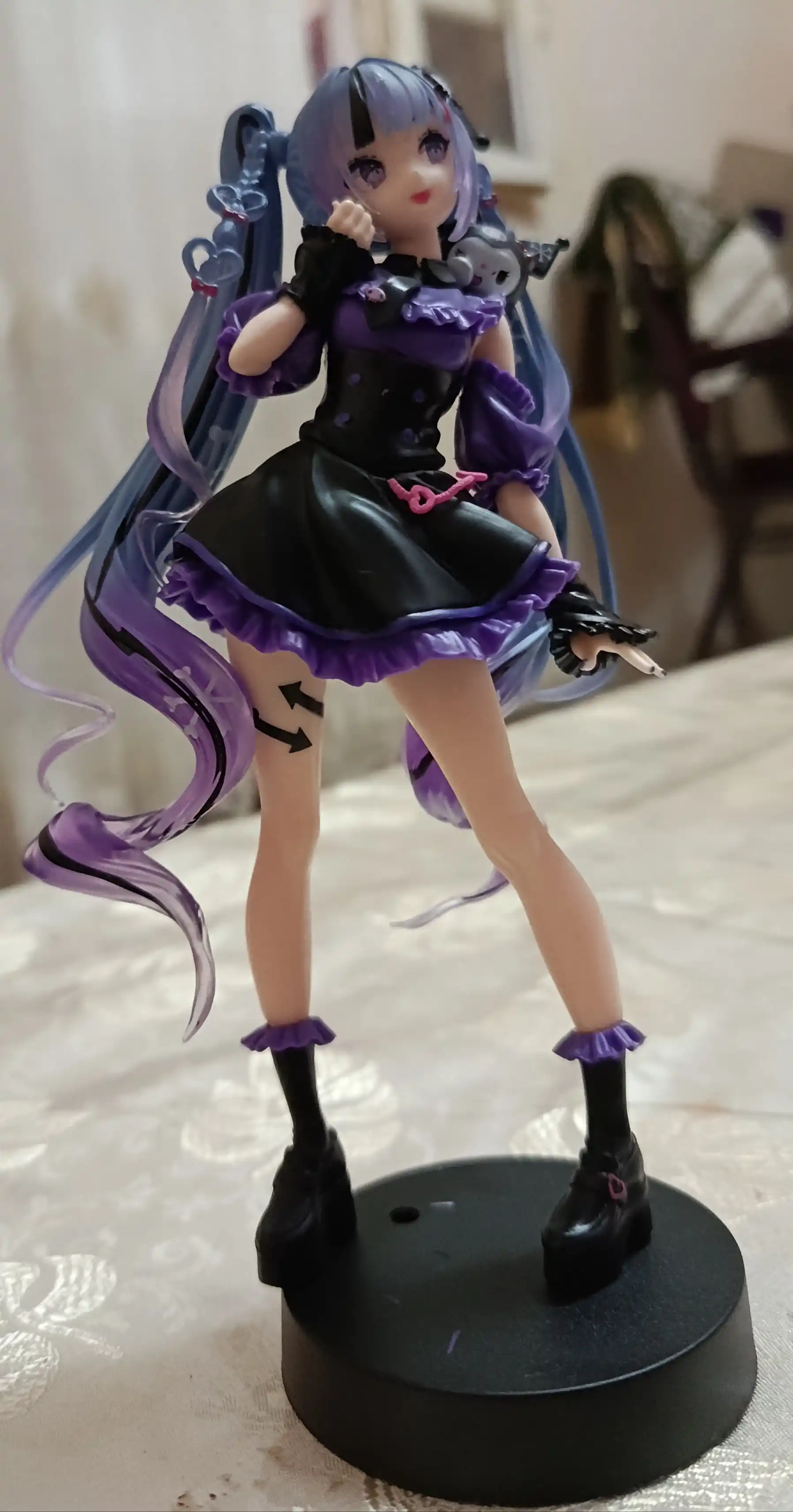 Hatsune Miku Kuromi uslubidagi maftunkor anime figurkasi, dekor va sovg‘a