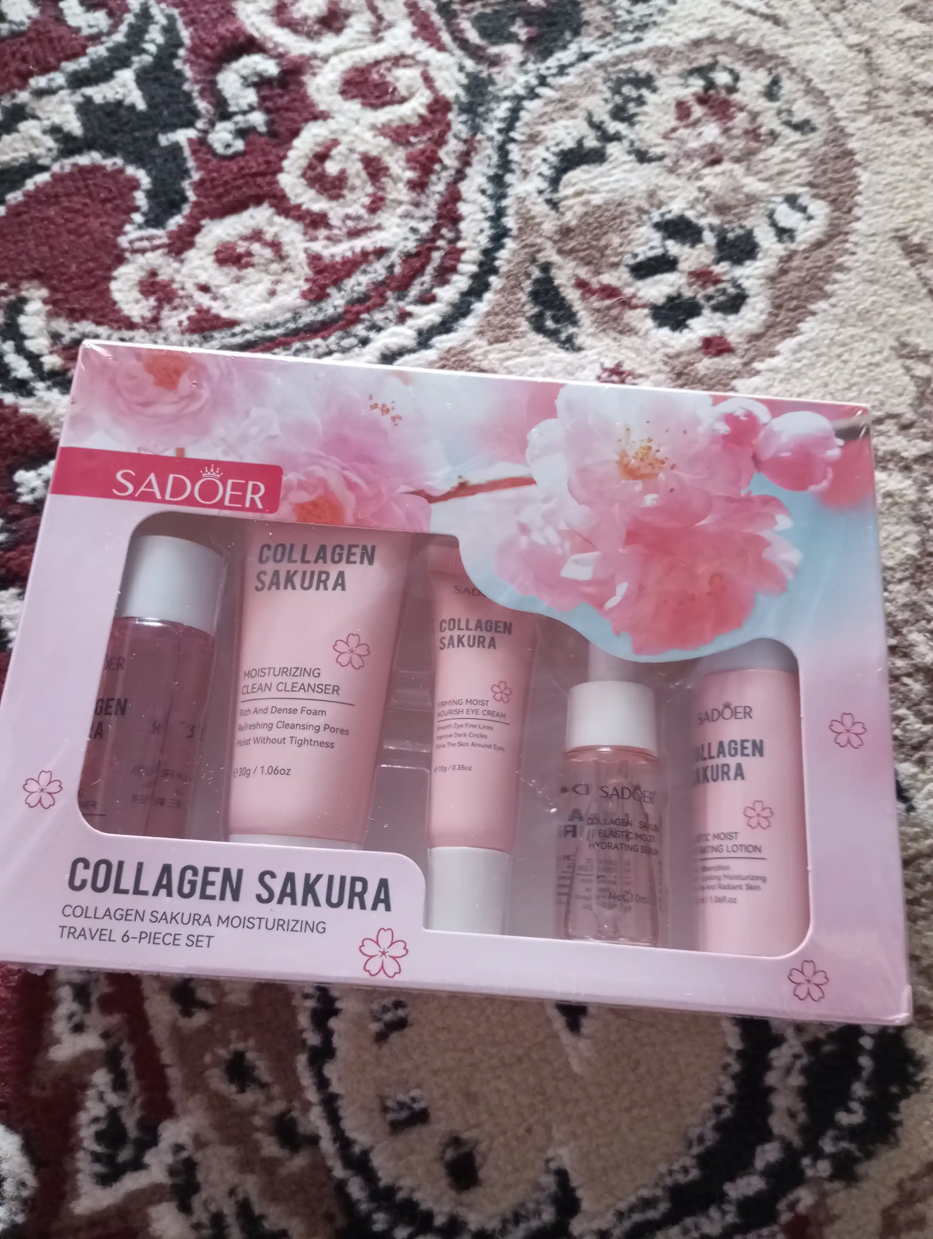 Collagen Sakura подарочный набор 6 в 1 для увлажнения и ухода за кожей лица
