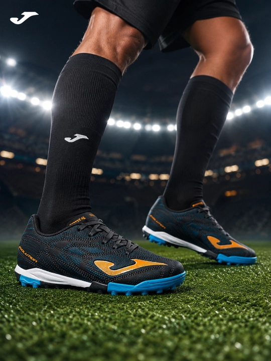 Joma Evolution Jr 26 TF bolalar futbol butsasi, sun’iy gazon uchun, qora