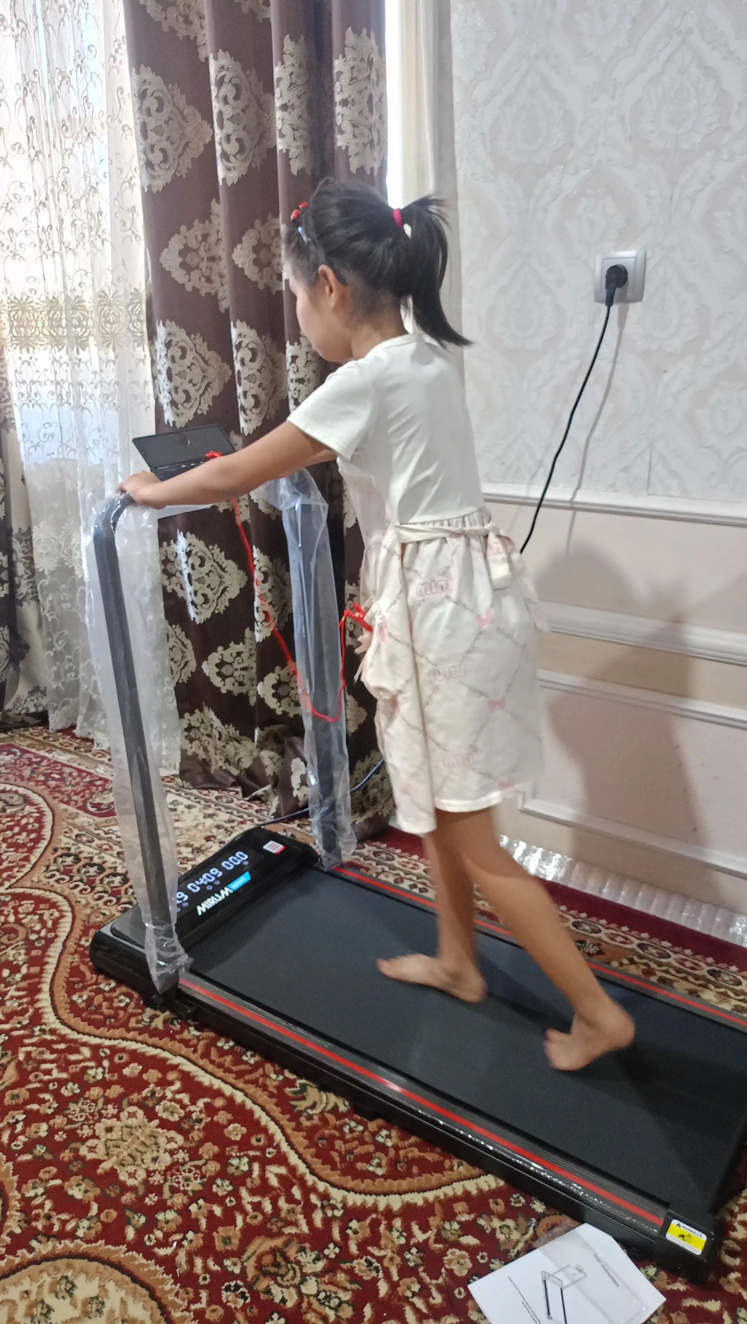 Uy uchun yig‘iladigan elektr yugurish yo‘lagi, 8-12 km-soat