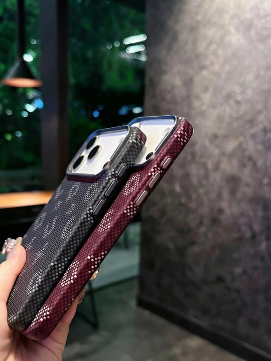 Chexol IPhone 16 Pro Max, iPhone 17 Pro, iPhone 17 Pro Max uchun g‘ilof