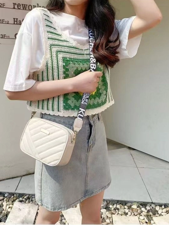 Ayollar uchun keng tasmali yelkama sumka