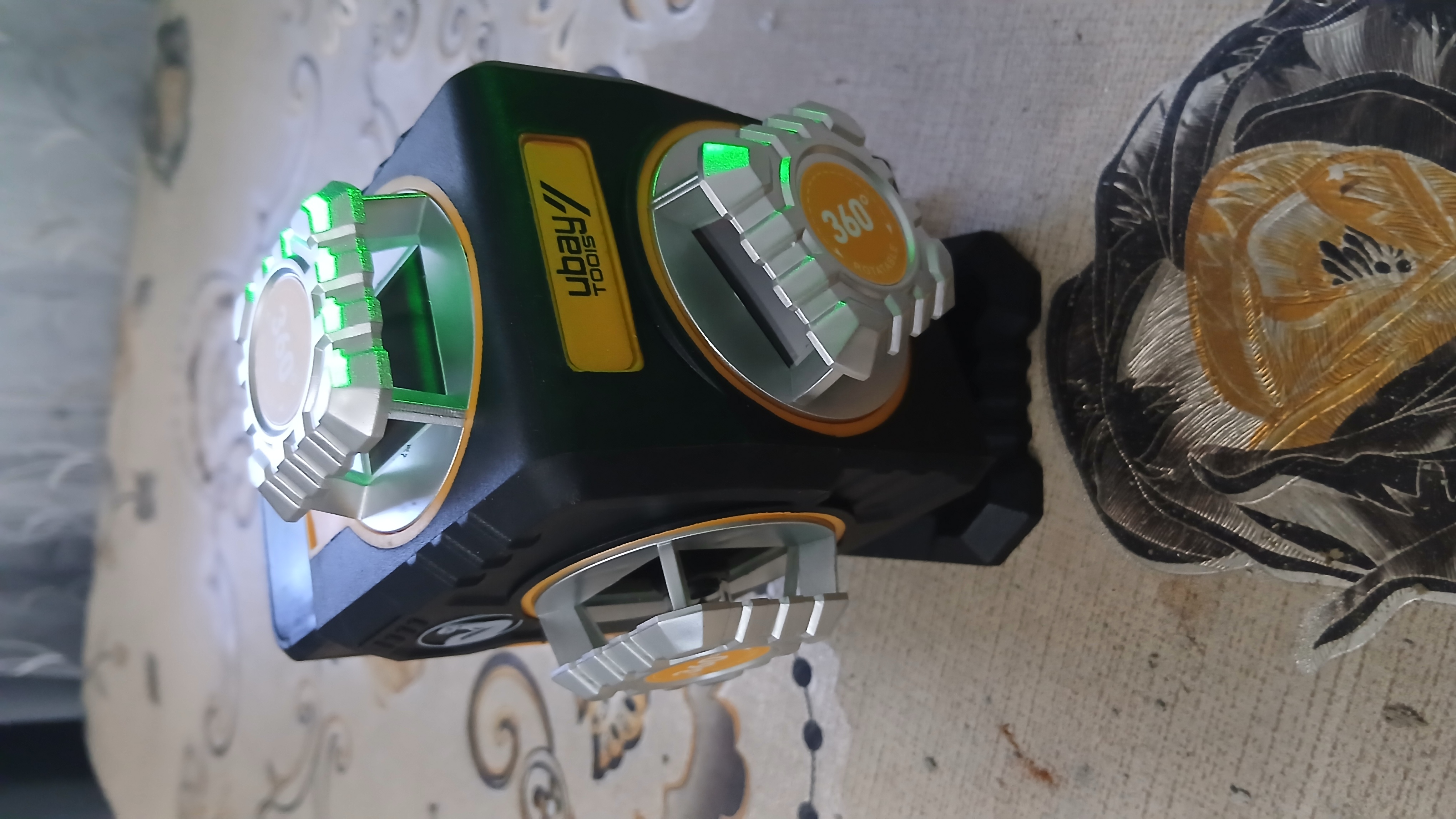 UBAY 4D 16 chiziqli lazerli nivelir,lazer shtativ bilan,lazerniy uroven,lazer professional