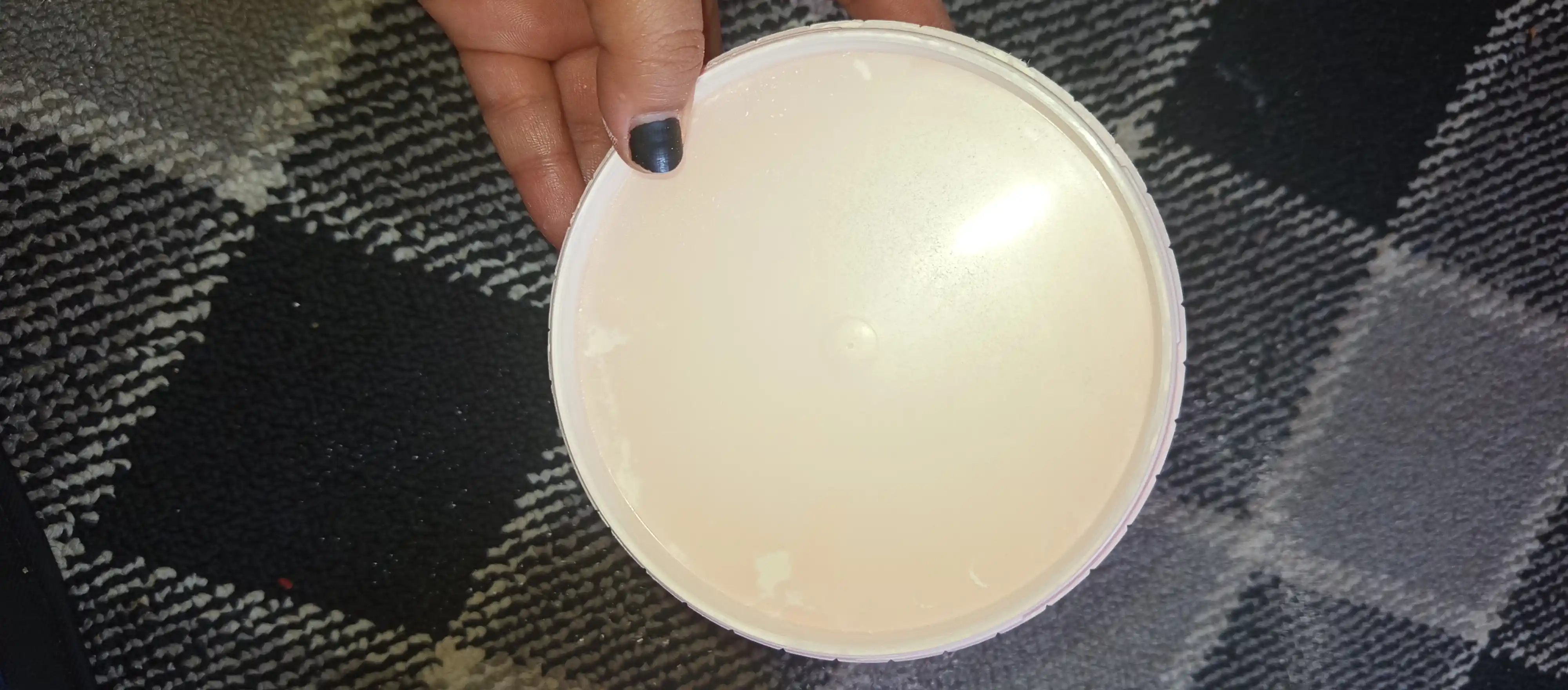 Ayollar uchun parfumni talk, 100 g