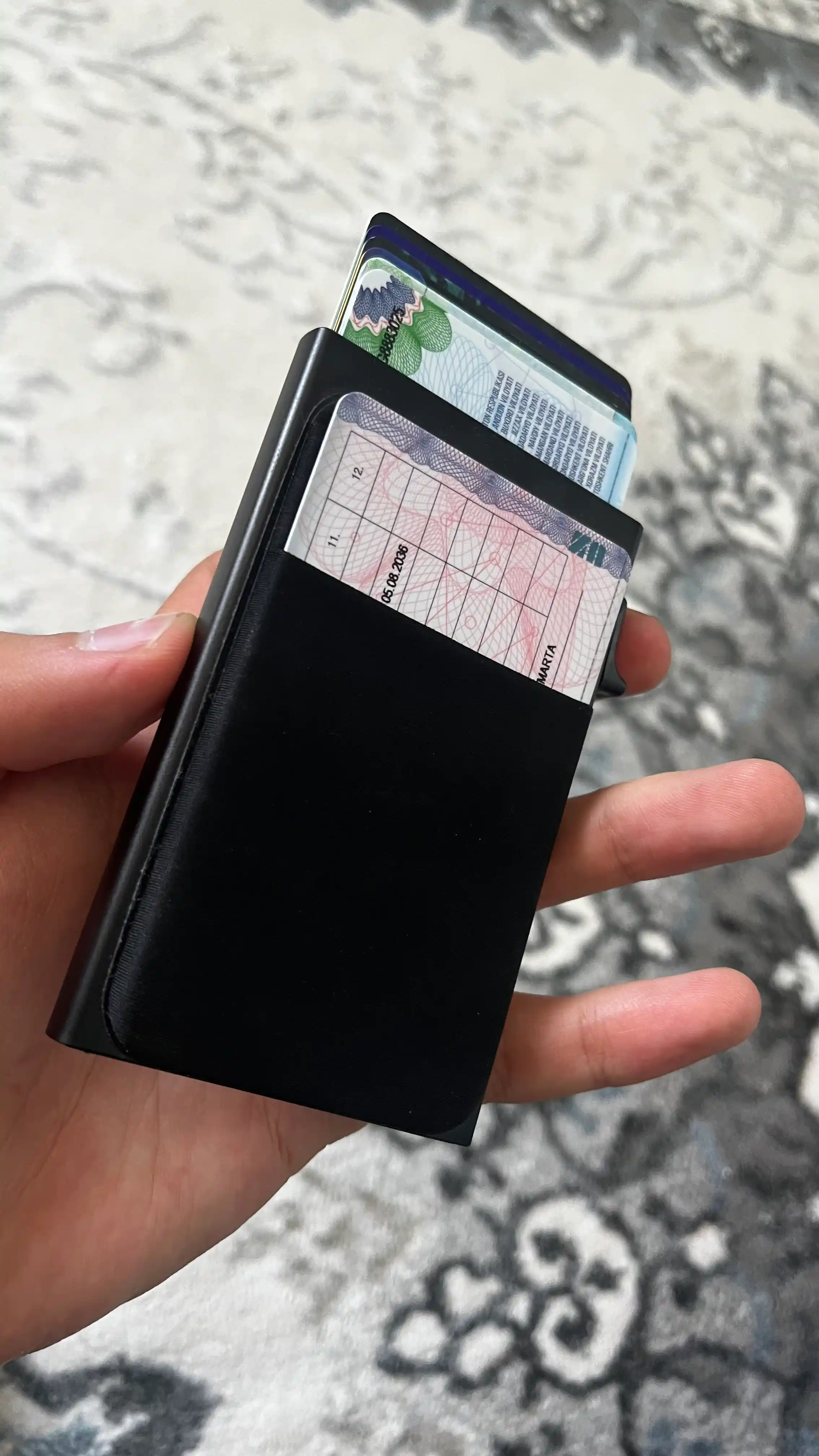 RFID himoyasi bilan metall karta egasi, ixcham va ishonchli, taktik, hujjatlar uchun
