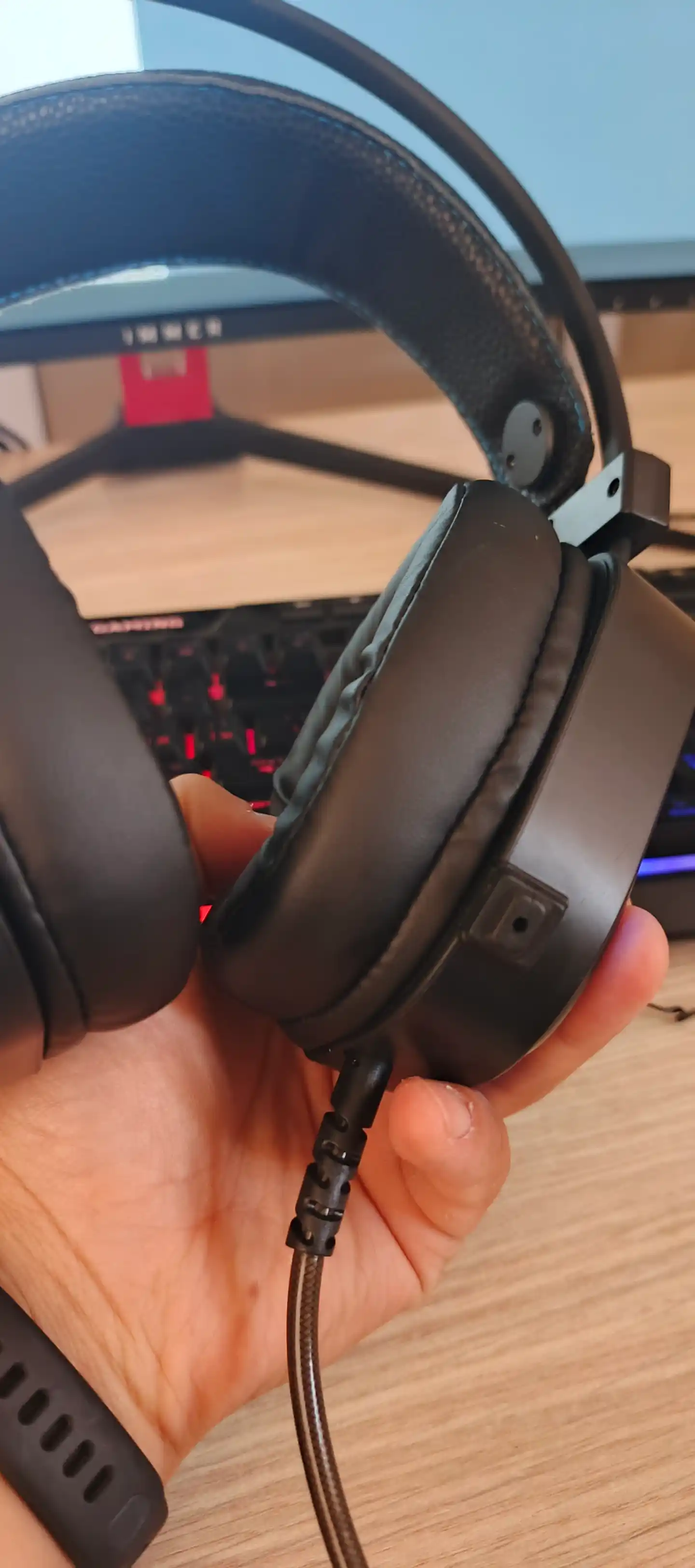 MORADI V10 USB7.1 o'yin uchun simli quloqchinlari kuk