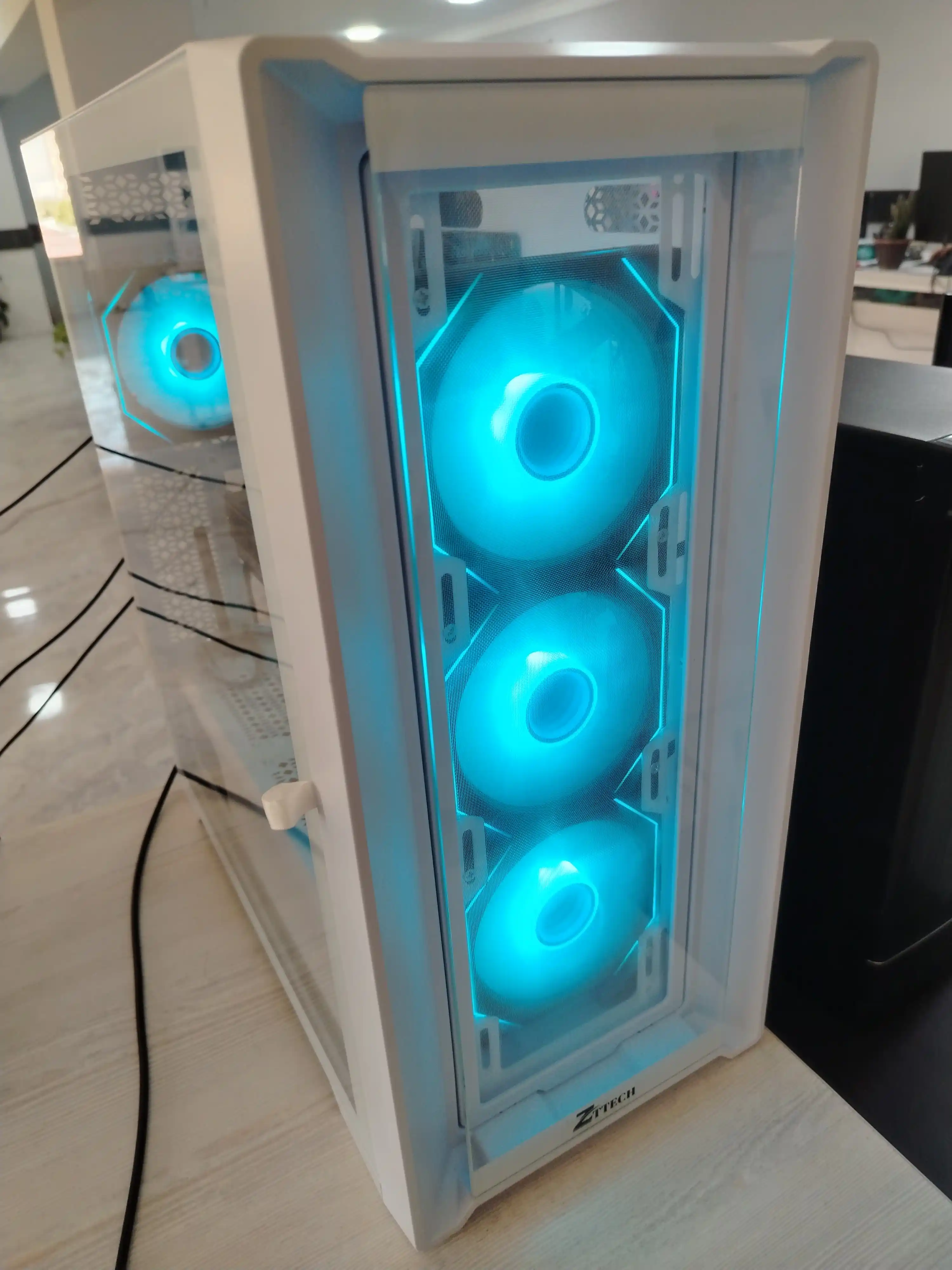Компьютерный кейс ZTTECH G40 Grand Max White