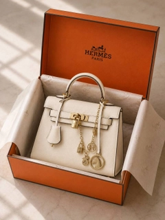 Кремовый