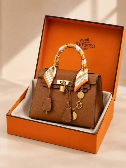 Ayollar uchun sumka Hermes uslubida, har kunlik foydalanish uchun mos - 