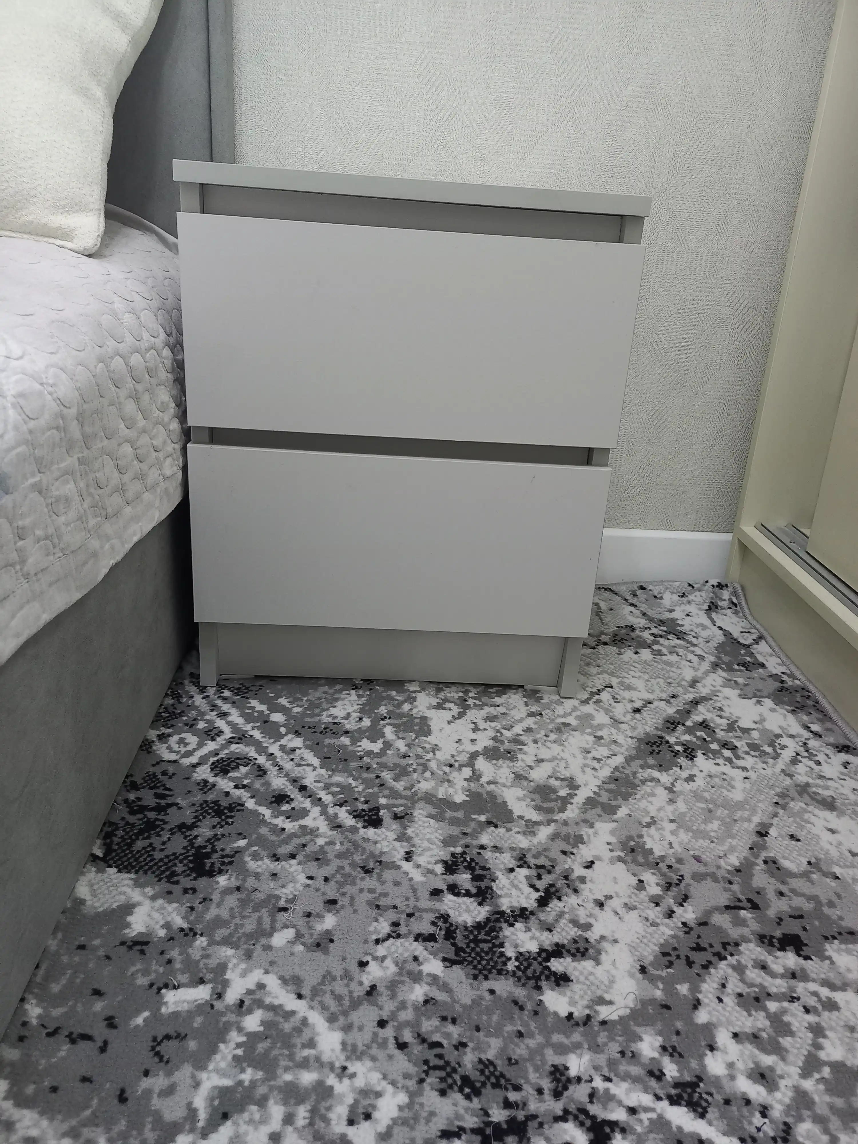 YUPITER, 50x40x35 sm Tumba karavot yoniga yig'ilgan, 2 ta tortmali, Rossiya LDSP