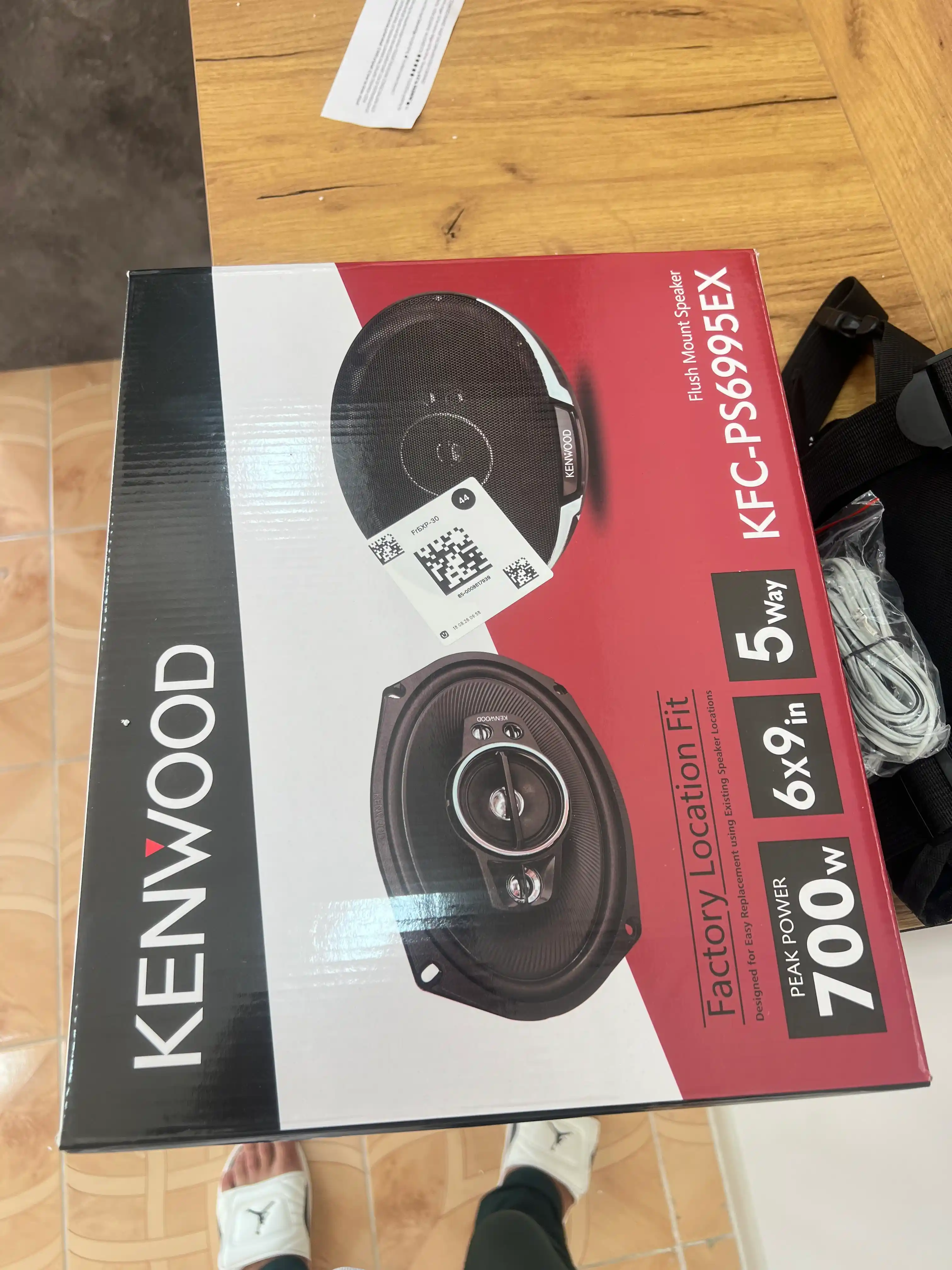 Kenwood 700 Вт 2 универсальные колонки  с басами и сочным звуком, усилитель не требуется